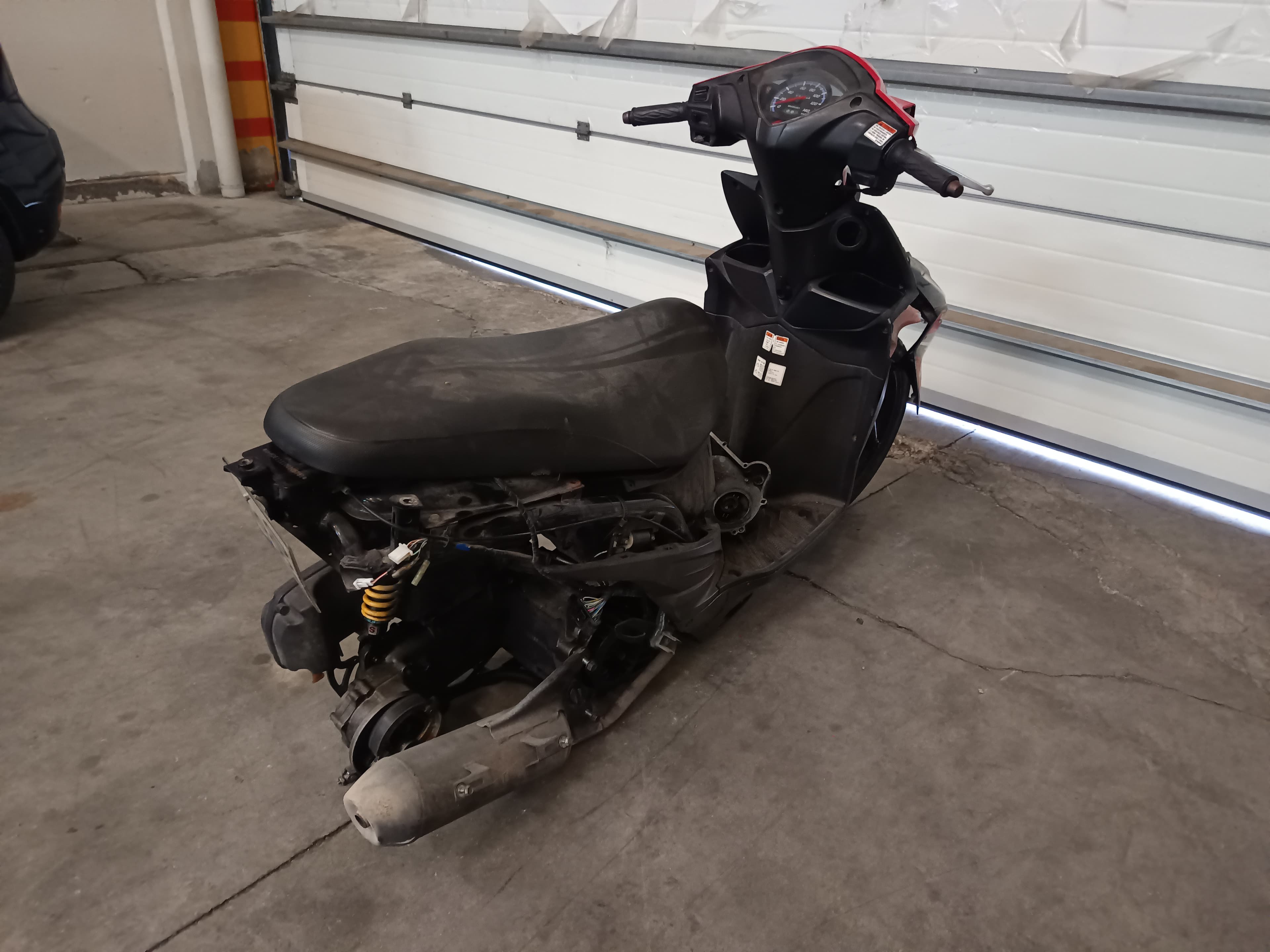 Suzuki UK 110 Address · Año 2015 — imagen 3
