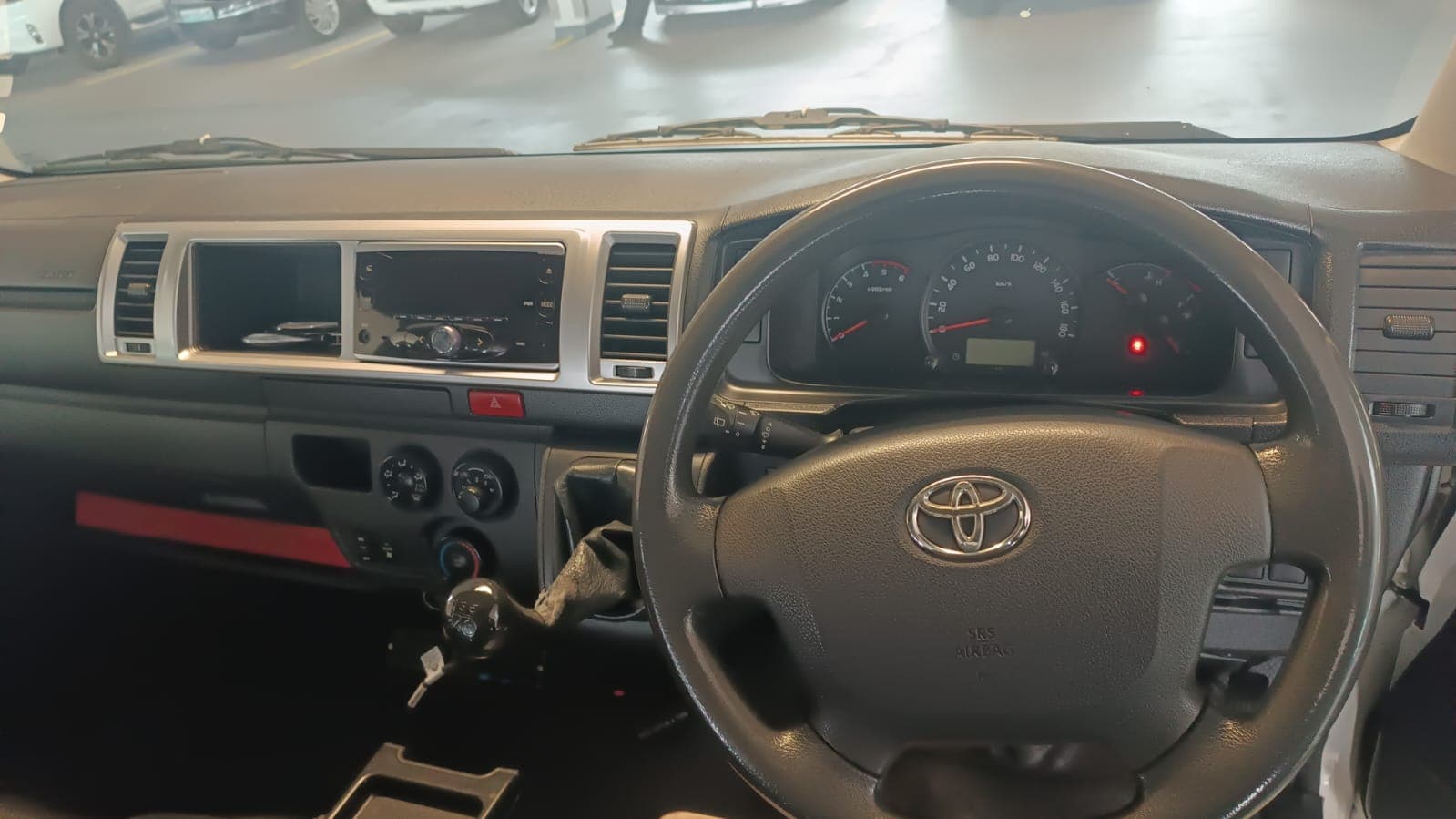 Toyota Quantum - 2016 — imagem 17