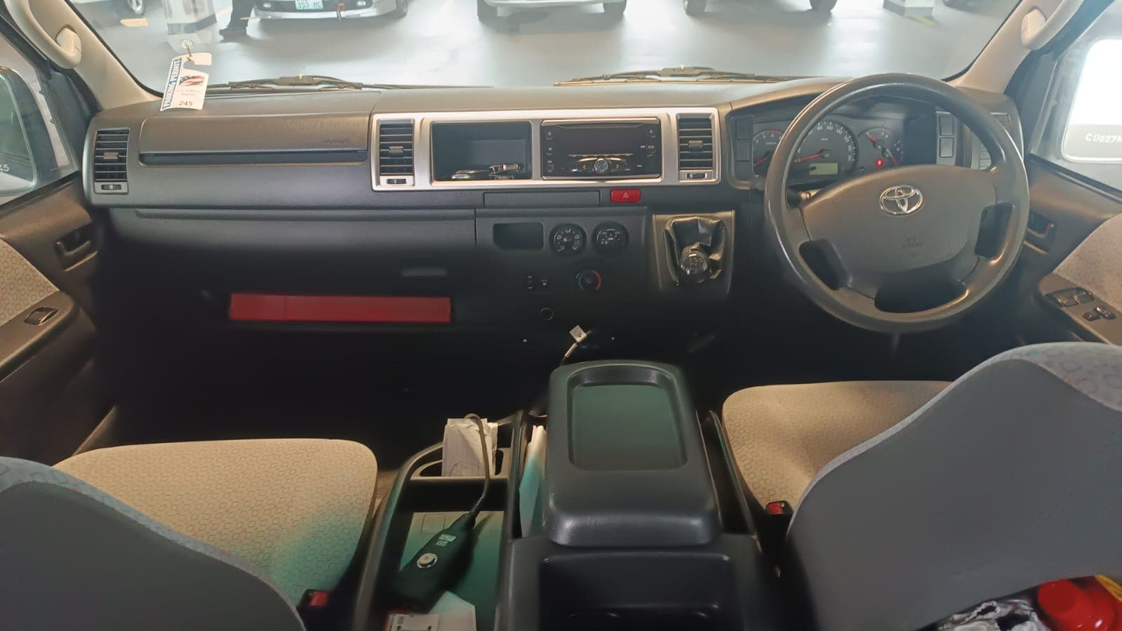 Toyota Quantum - 2016 — imagem 4