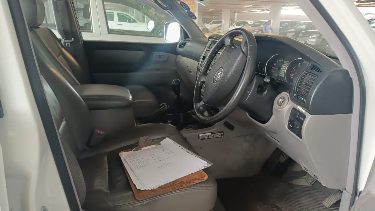 Toyota Land Cruiser VX - 2006 — imagem 11