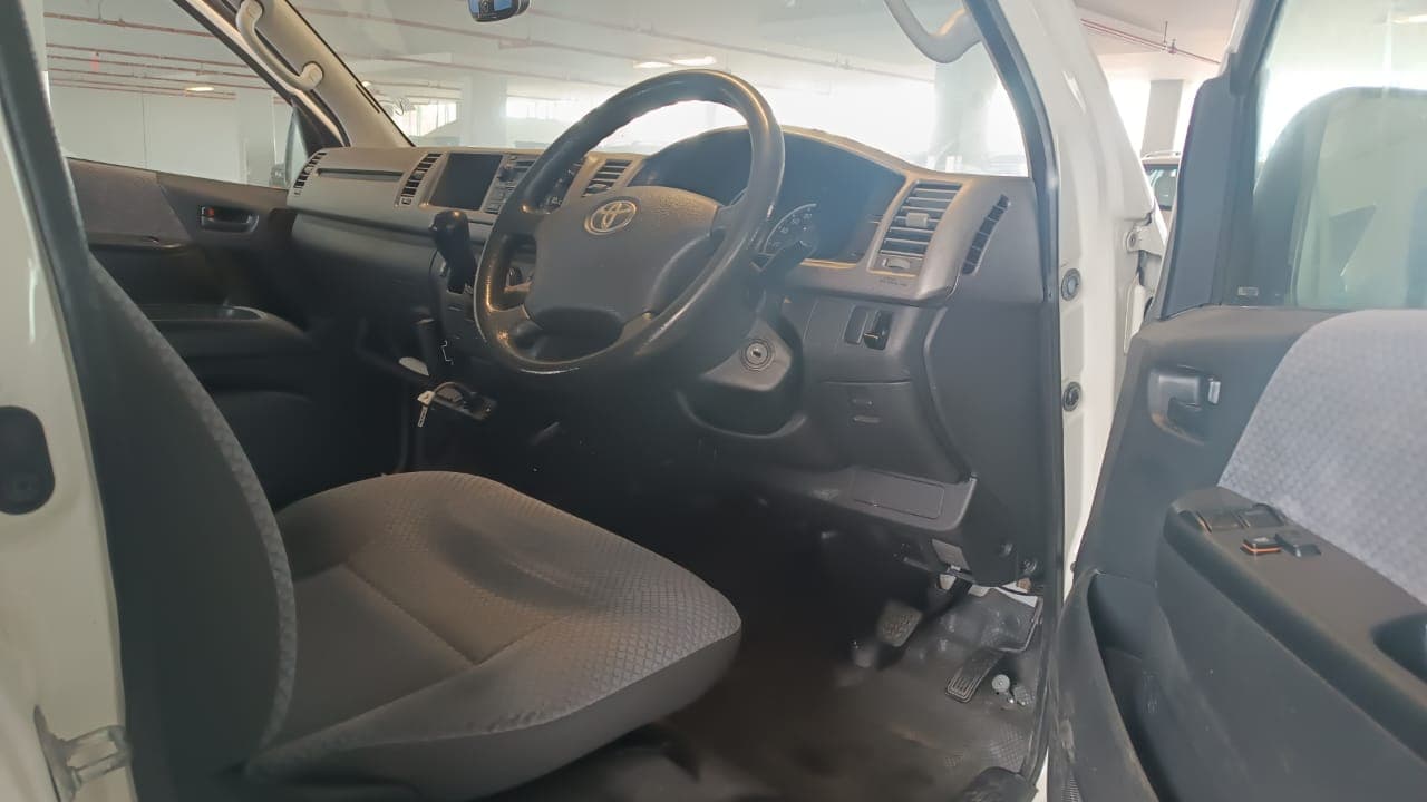Toyota Quantum - 2010 — imagem 6