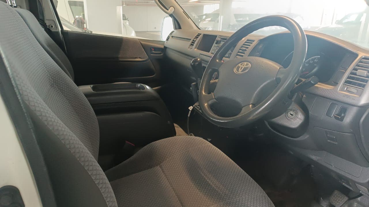 Toyota Quantum - 2010 — imagem 7