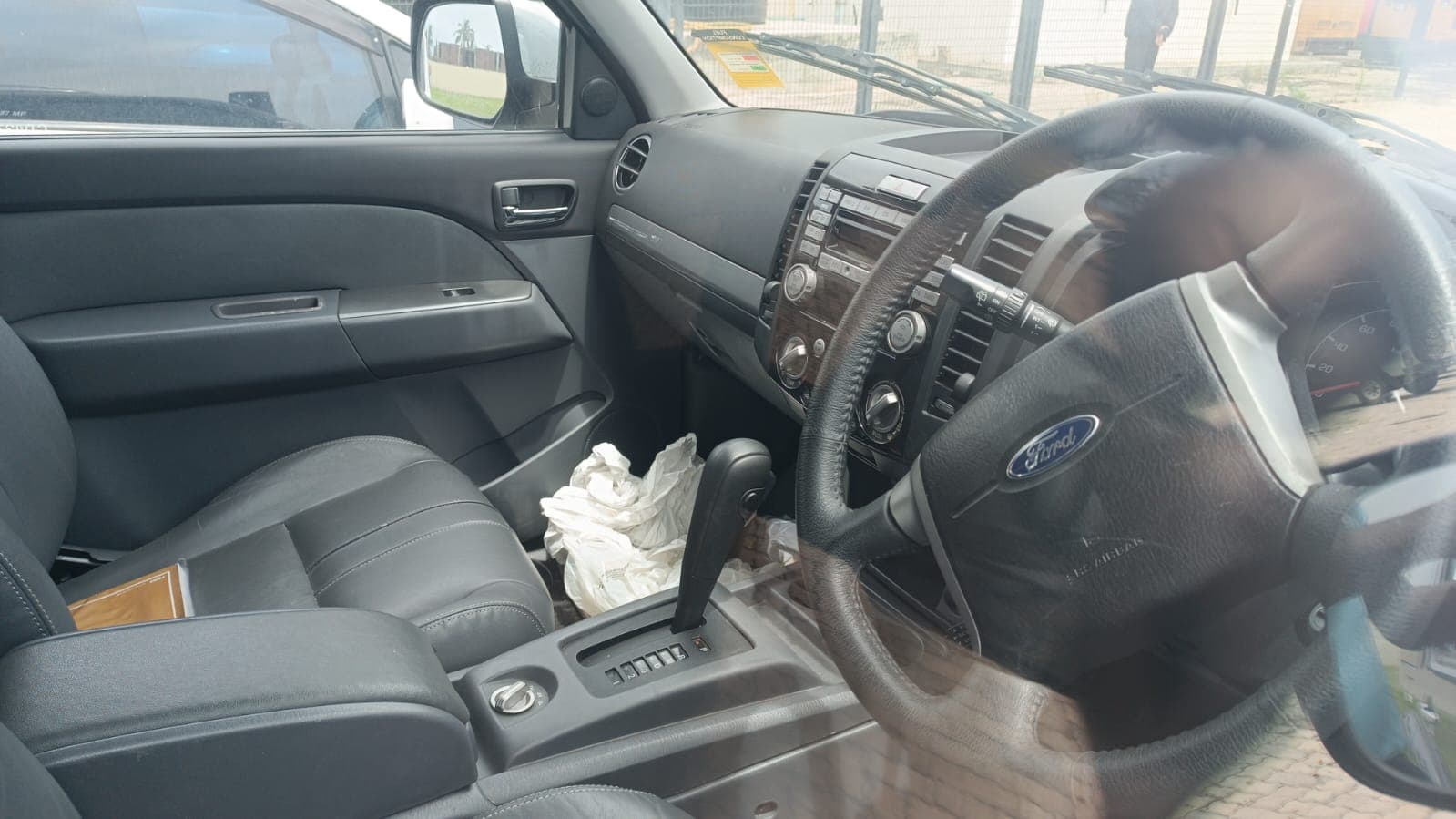 Ford Everest - 2013 — imagem 14