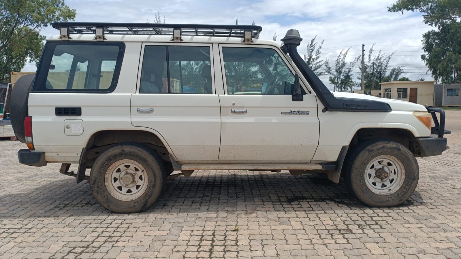 Toyota Land Cruiser HZ - 2010 — imagen 9