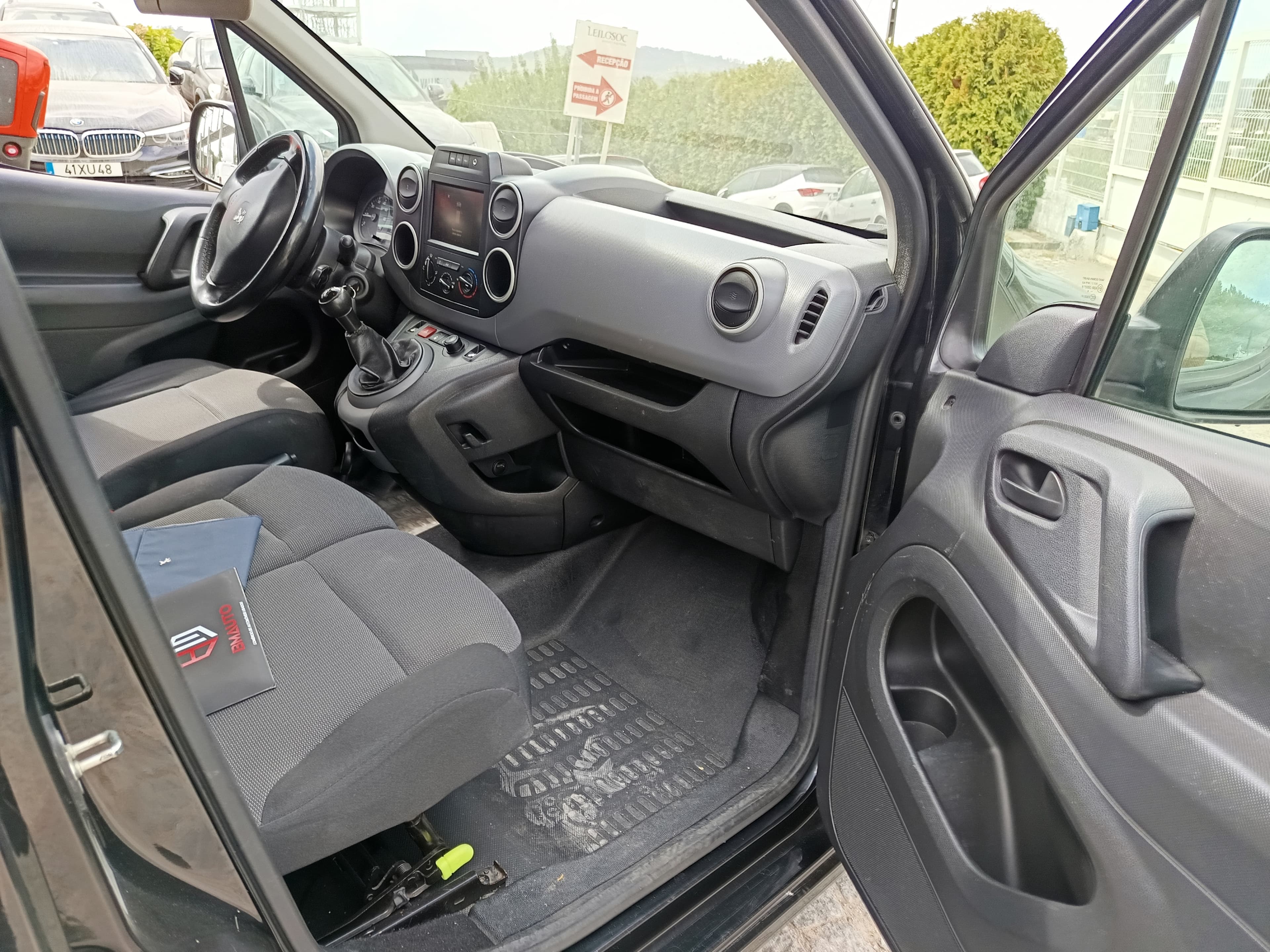 Peugeot Partner · Ano 2018 — image 19