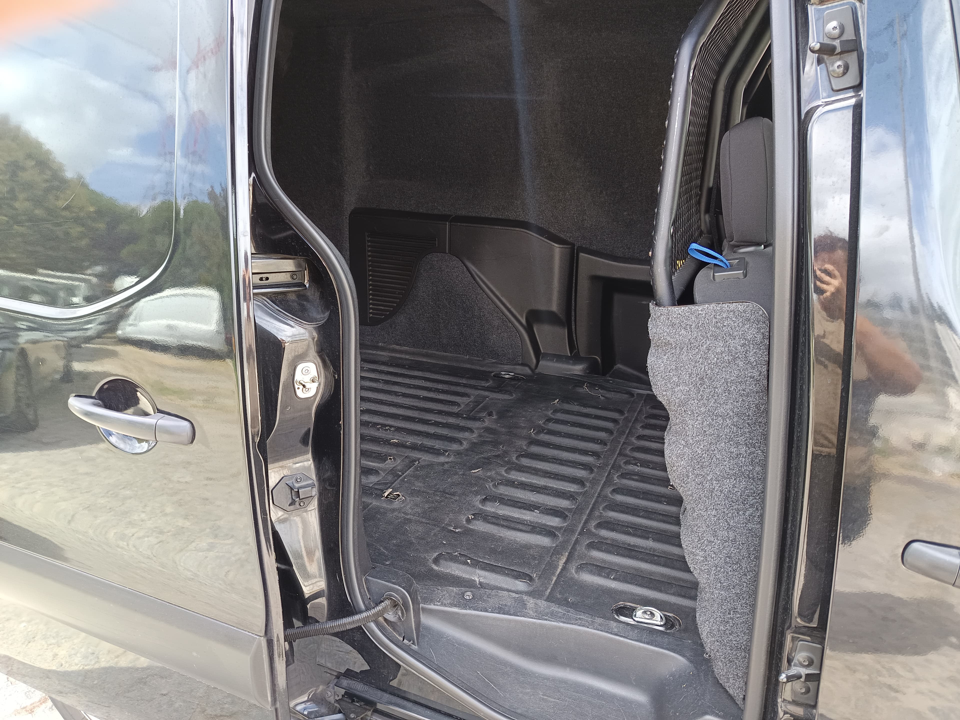 Peugeot Partner · Ano 2018 — image 23