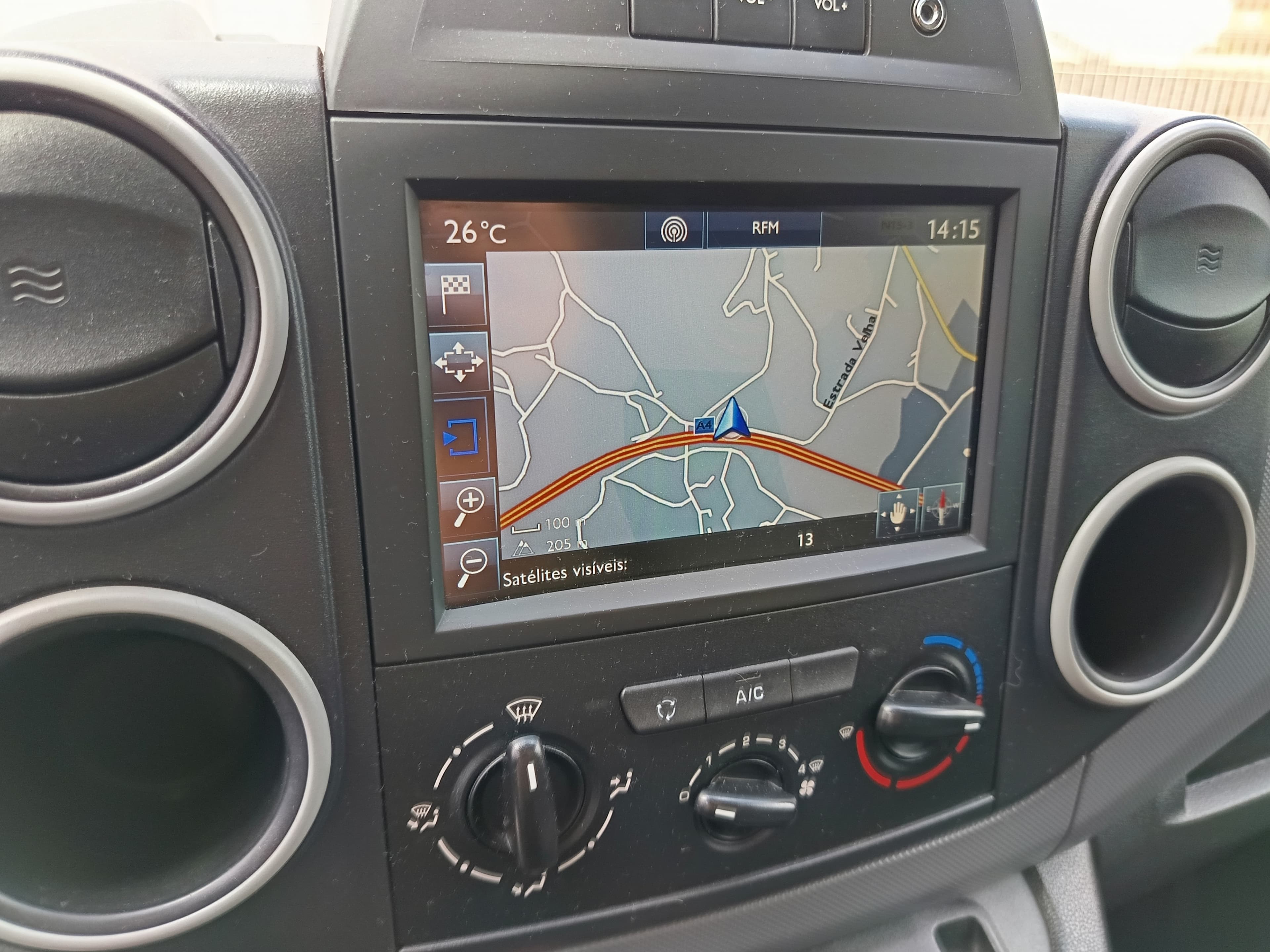 Peugeot Partner · Ano 2018 — image 34