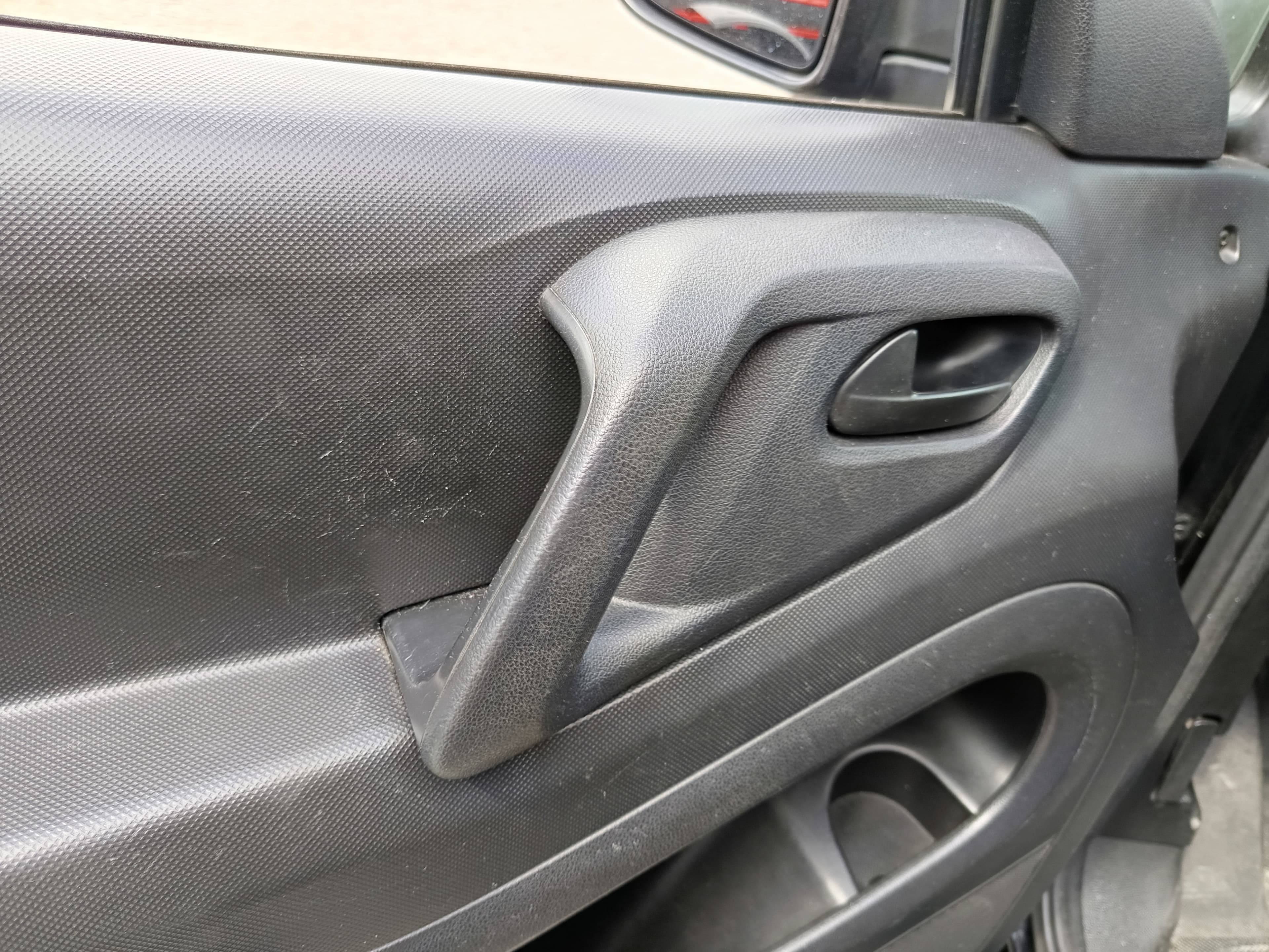 Peugeot Partner · Ano 2018 — image 27