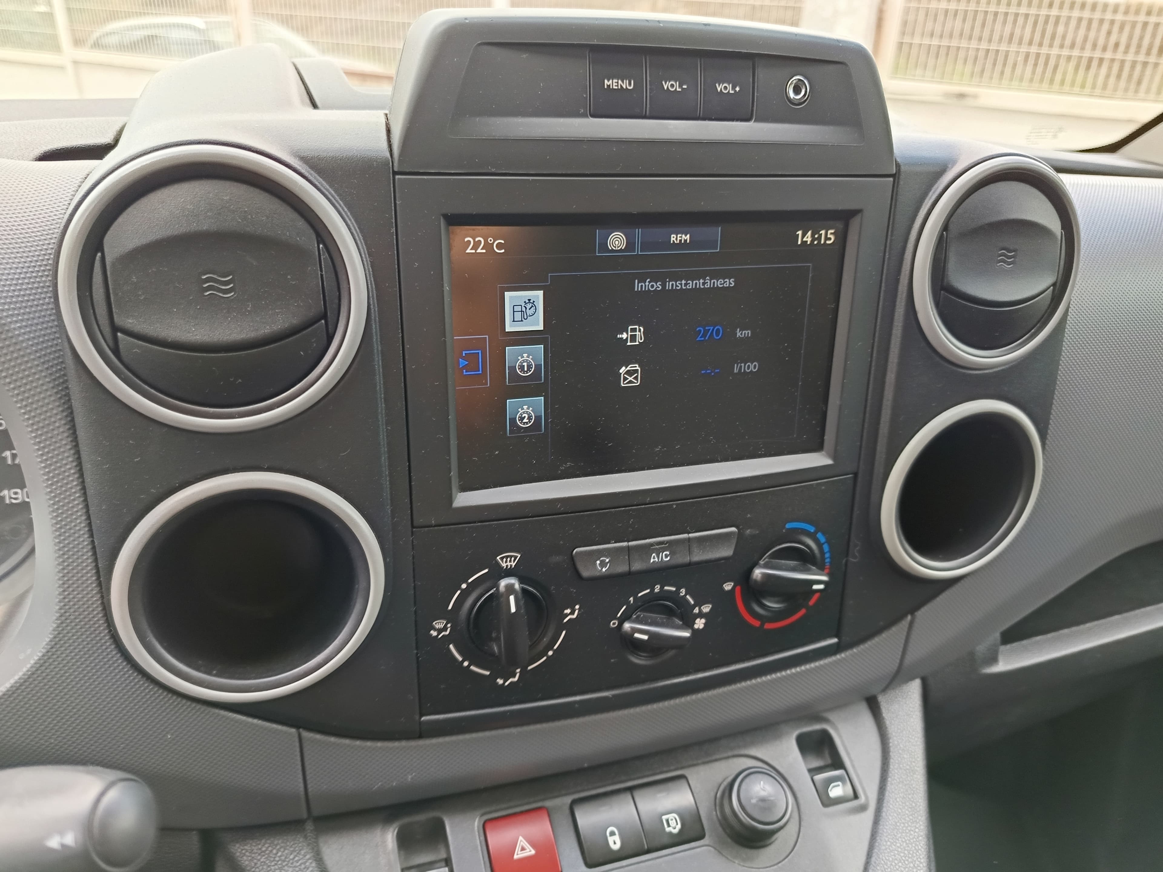 Peugeot Partner · Ano 2018 — image 32