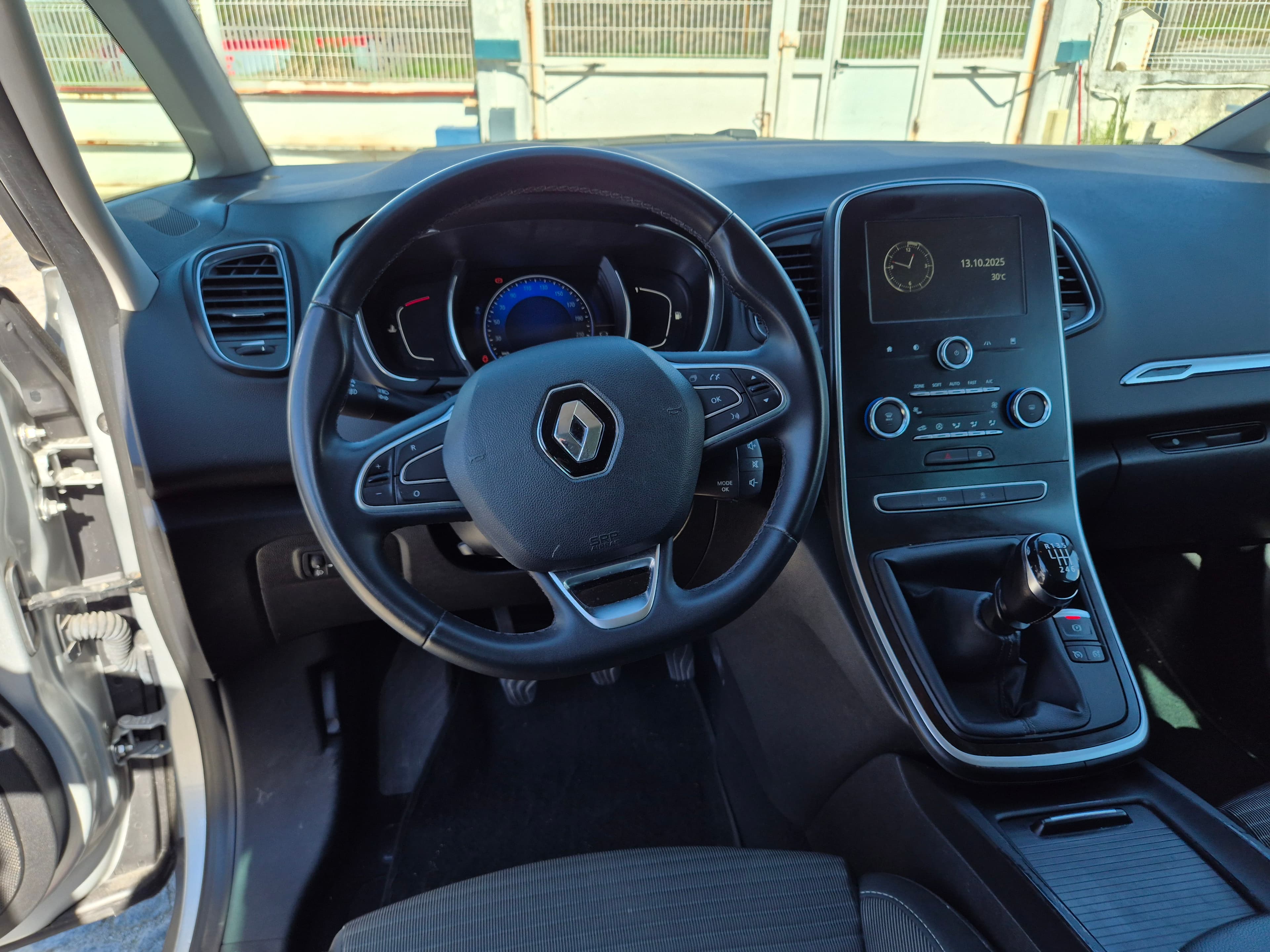Renault Grand Scénic · 7 Lugares · Ano 2020 — imagem 29