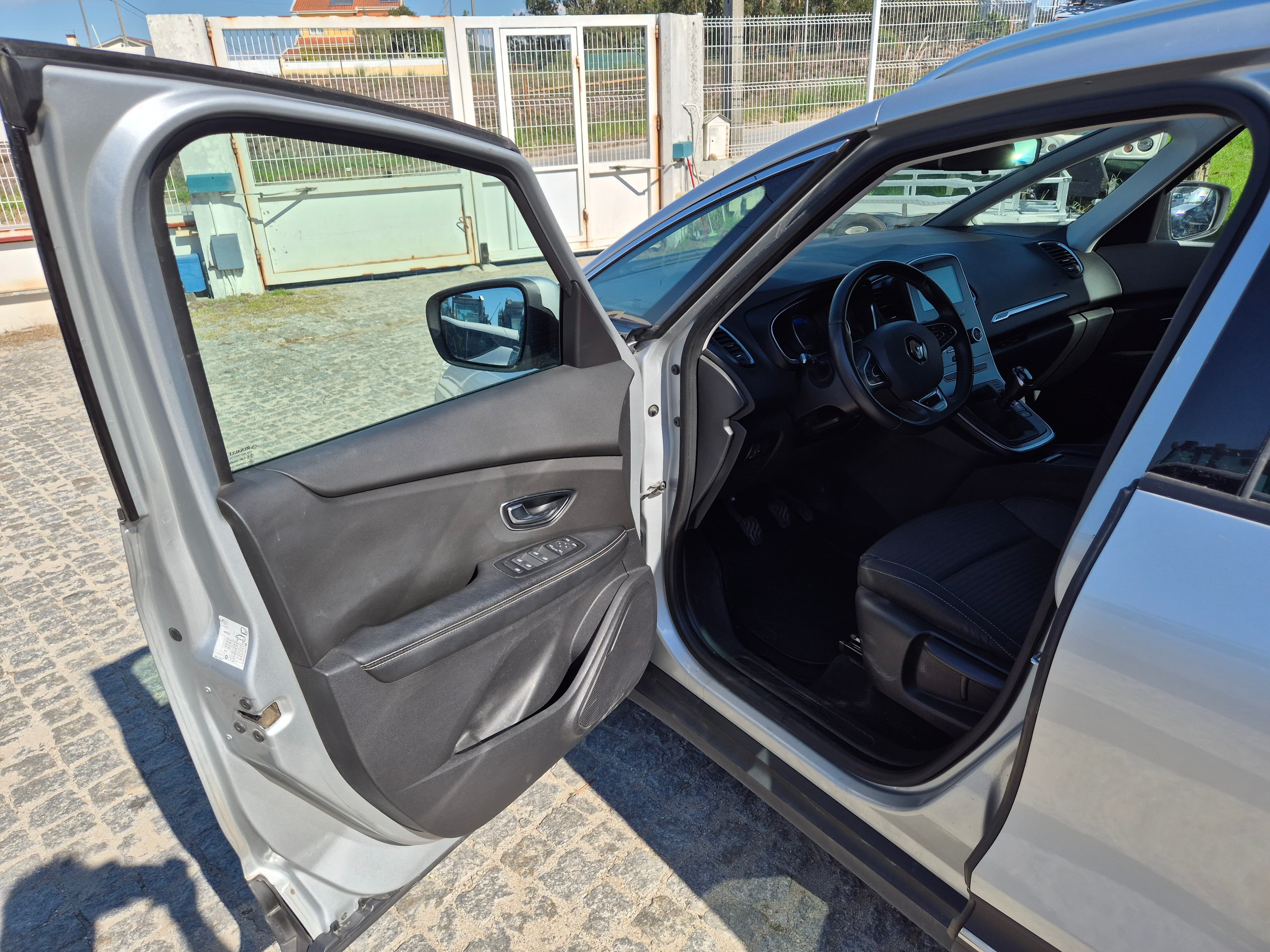 Renault Grand Scénic · 7 Lugares · Ano 2020 — imagem 26