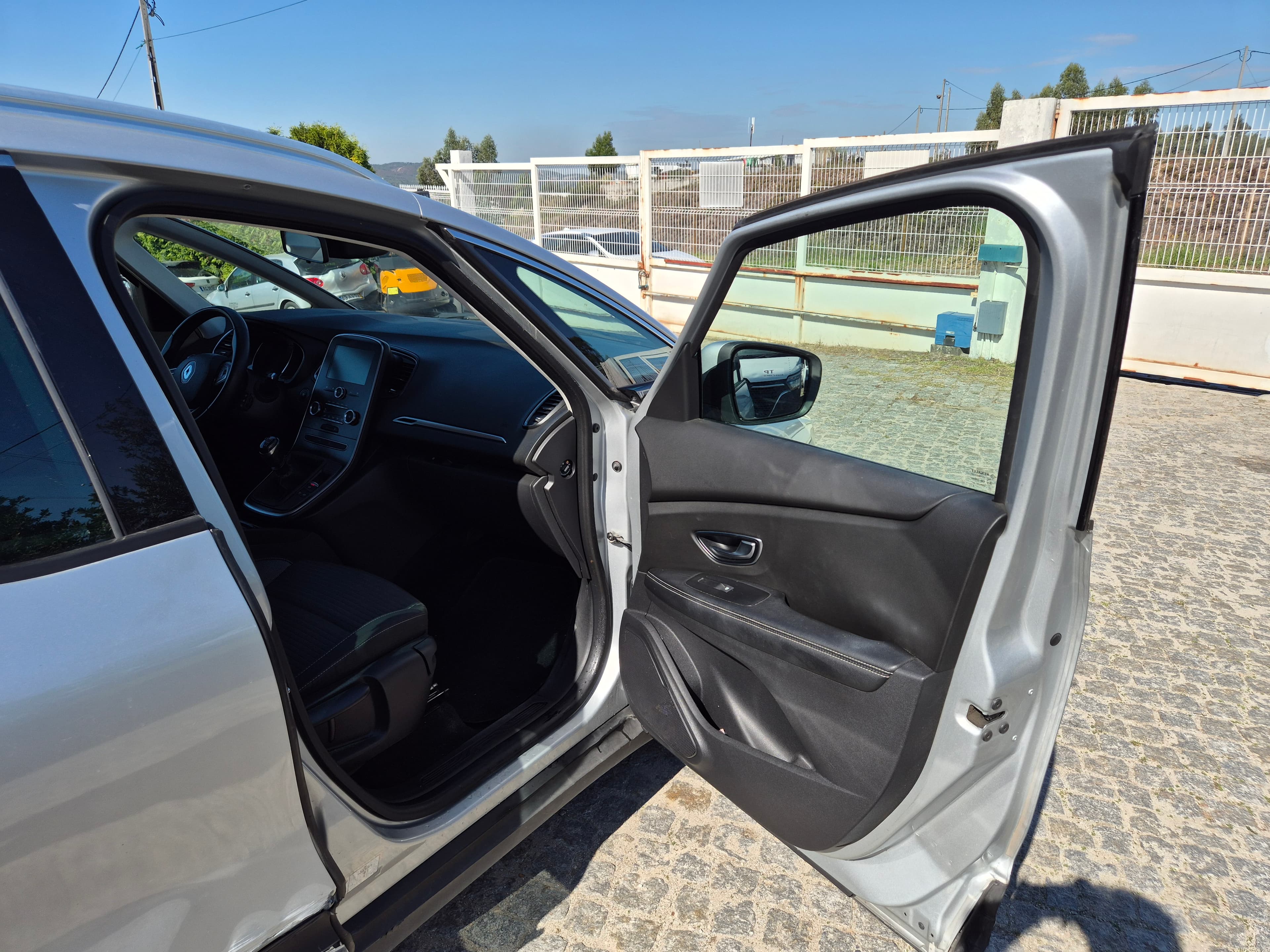 Renault Grand Scénic · 7 Lugares · Ano 2020 — imagem 19