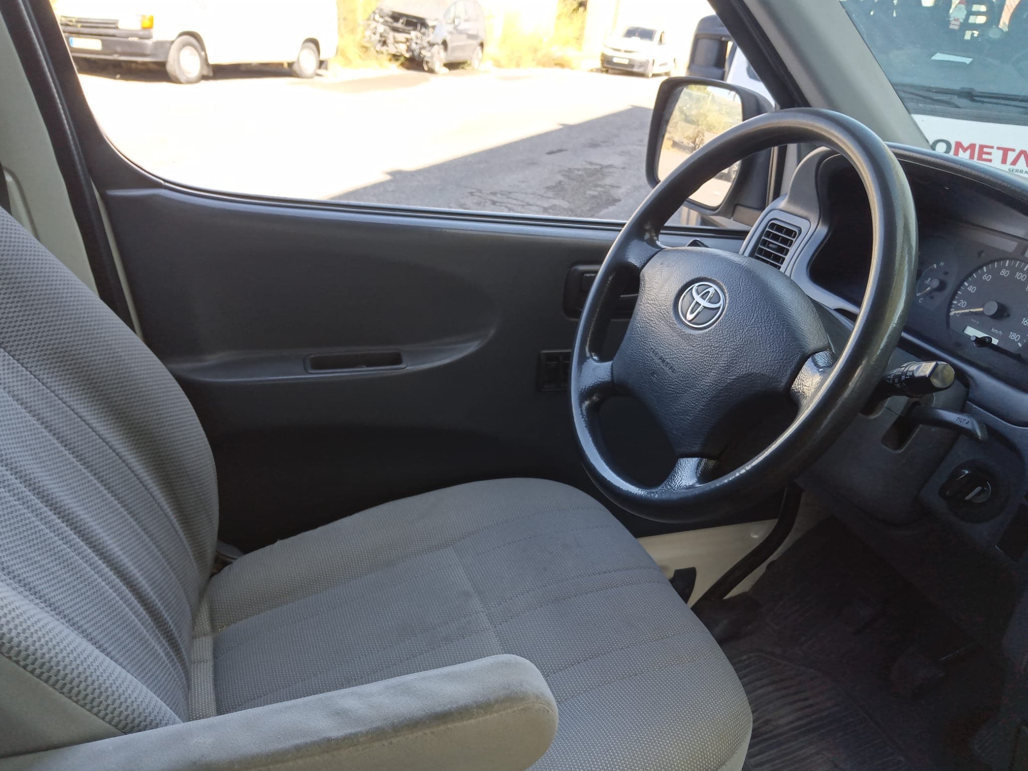 Toyota Hiace · Ano 2009 — image 13