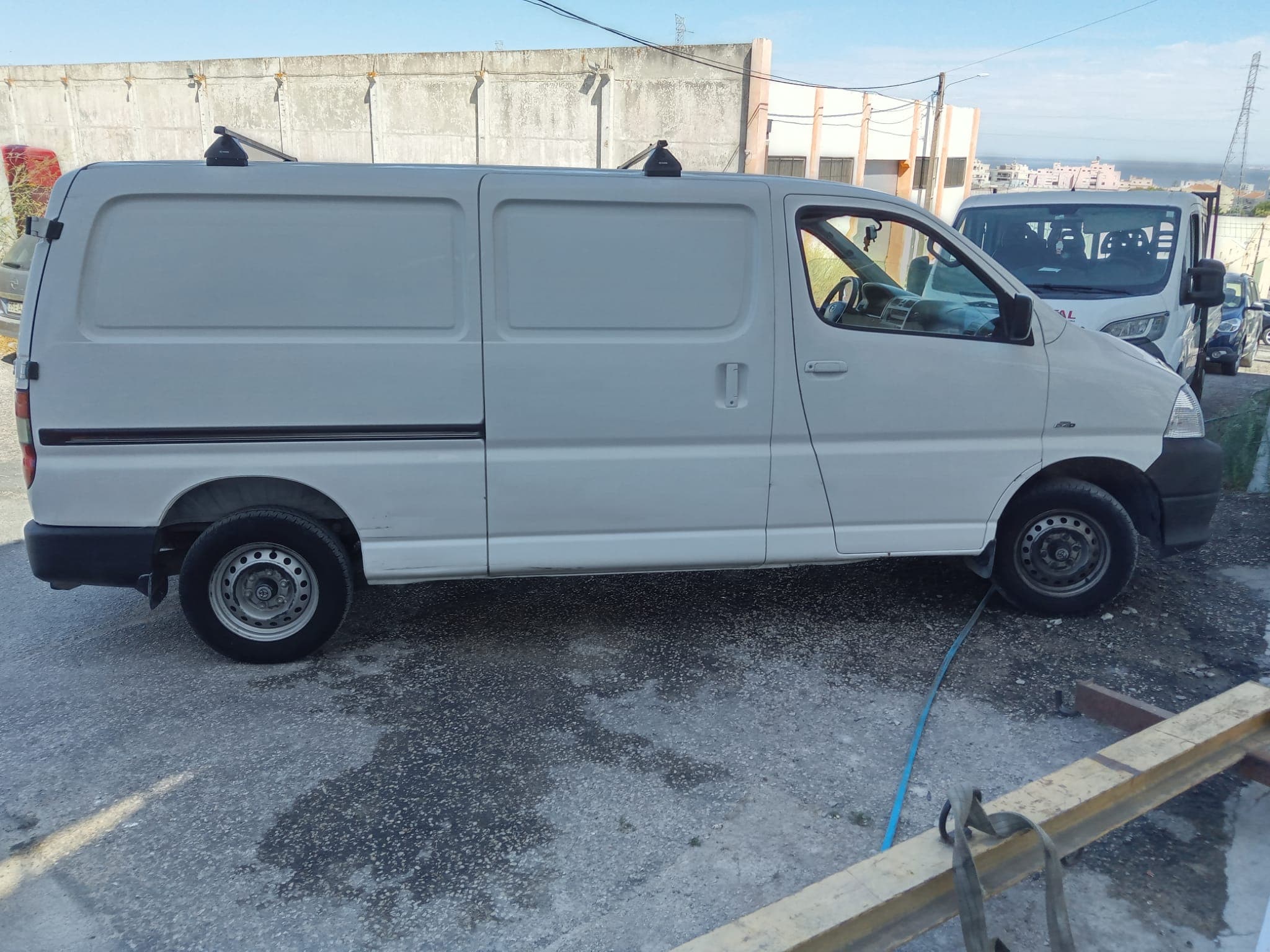 Toyota Hiace · Ano 2009 — image 5