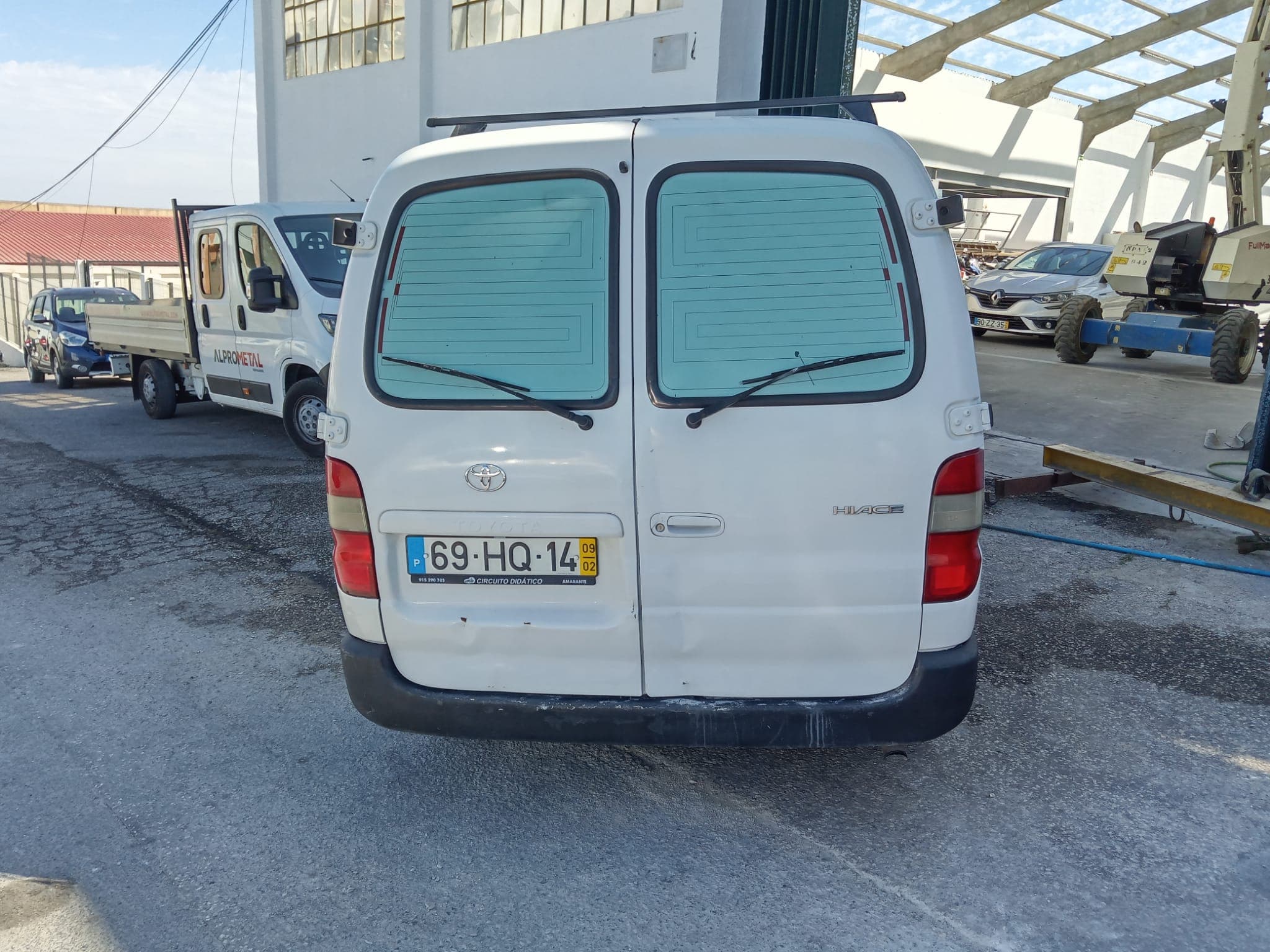Toyota Hiace · Ano 2009 — image 7