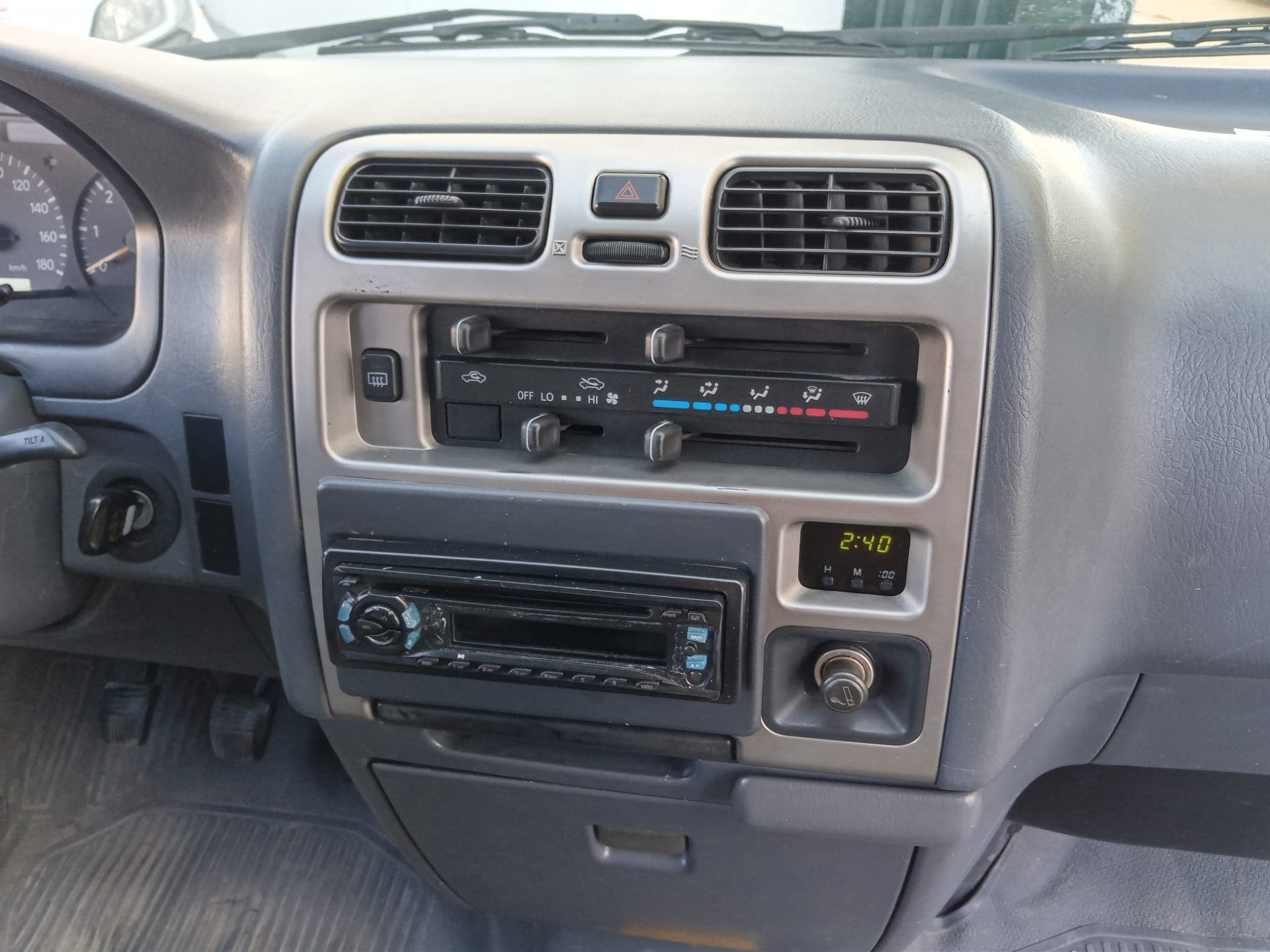 Toyota Hiace · Ano 2009 — image 17