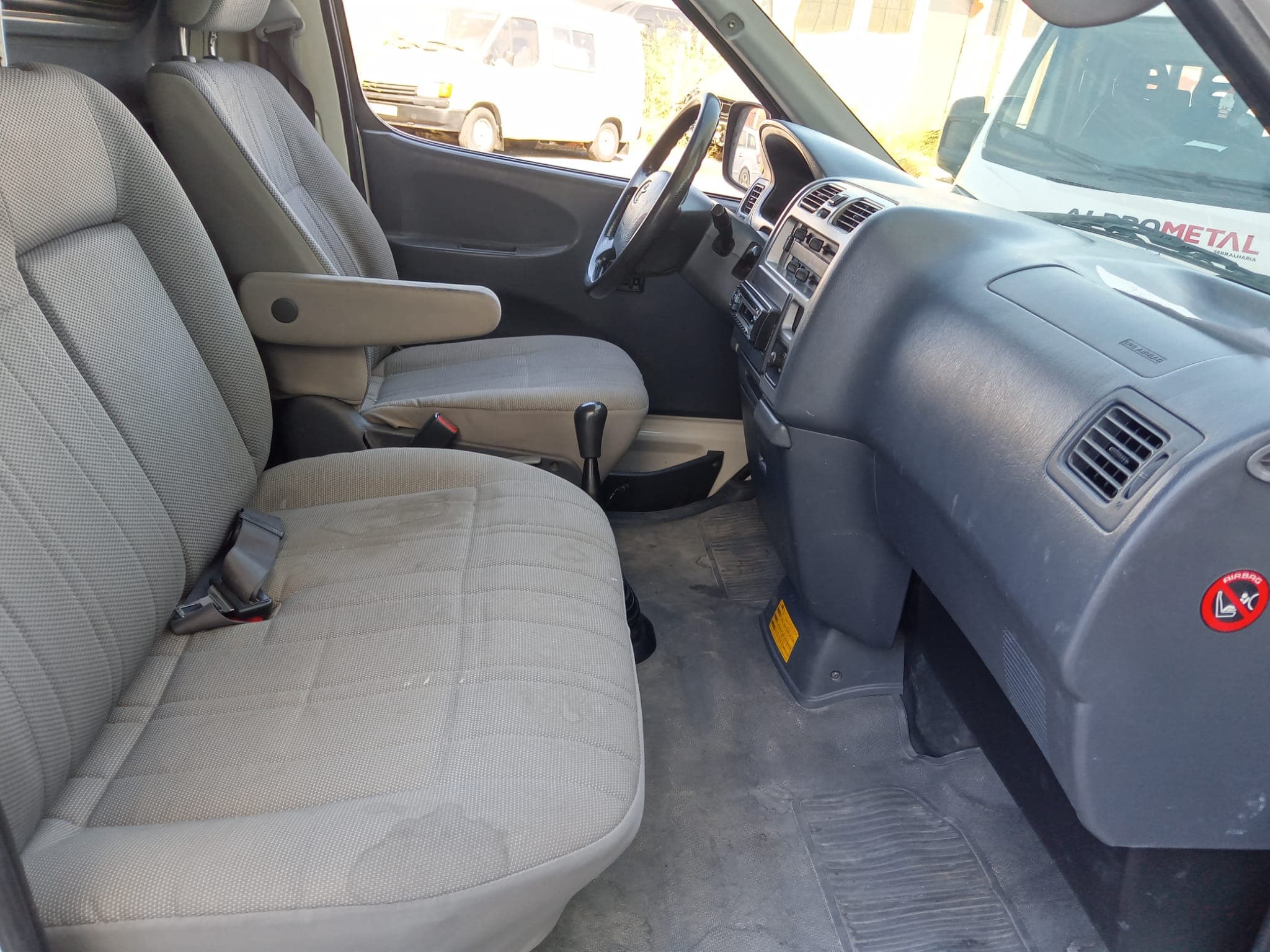 Toyota Hiace · Ano 2009 — image 15
