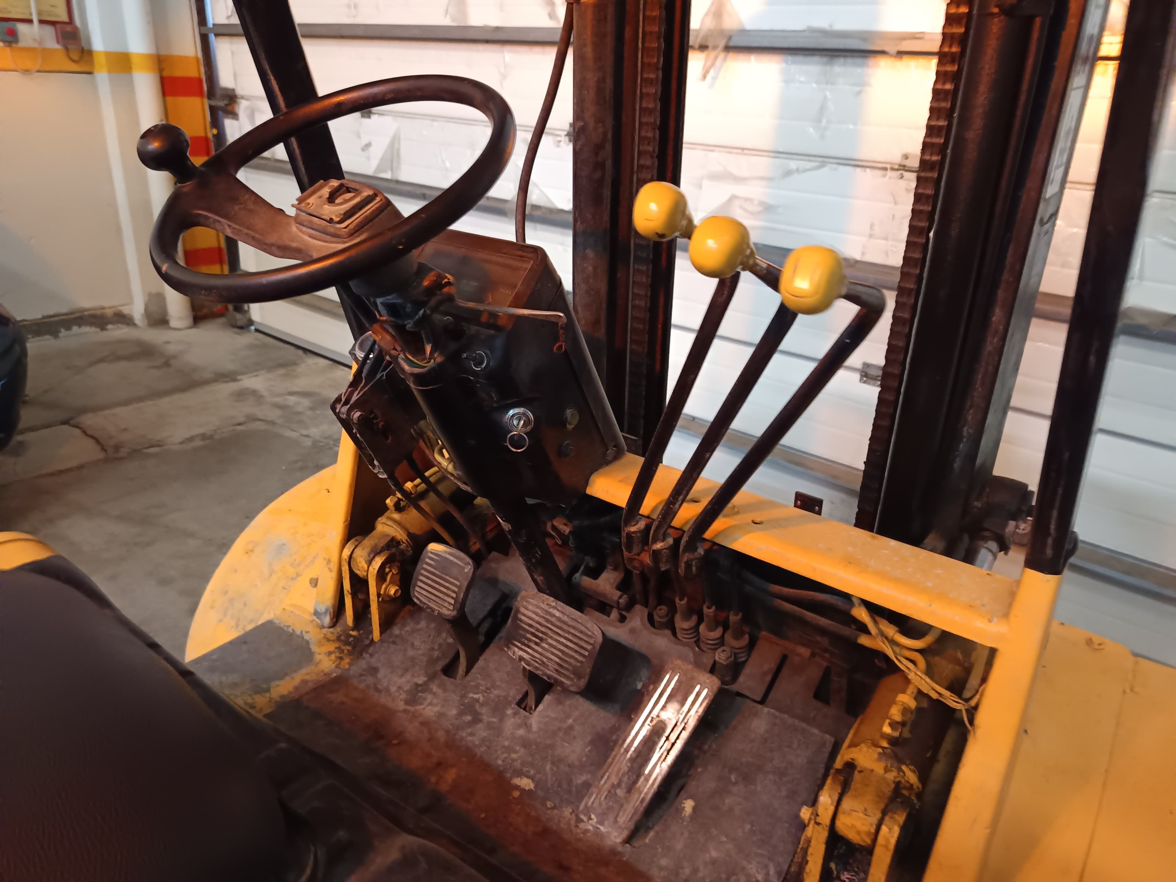 Empilhador Mitsubishi FD-25 · Ano 1990 — imagen 16