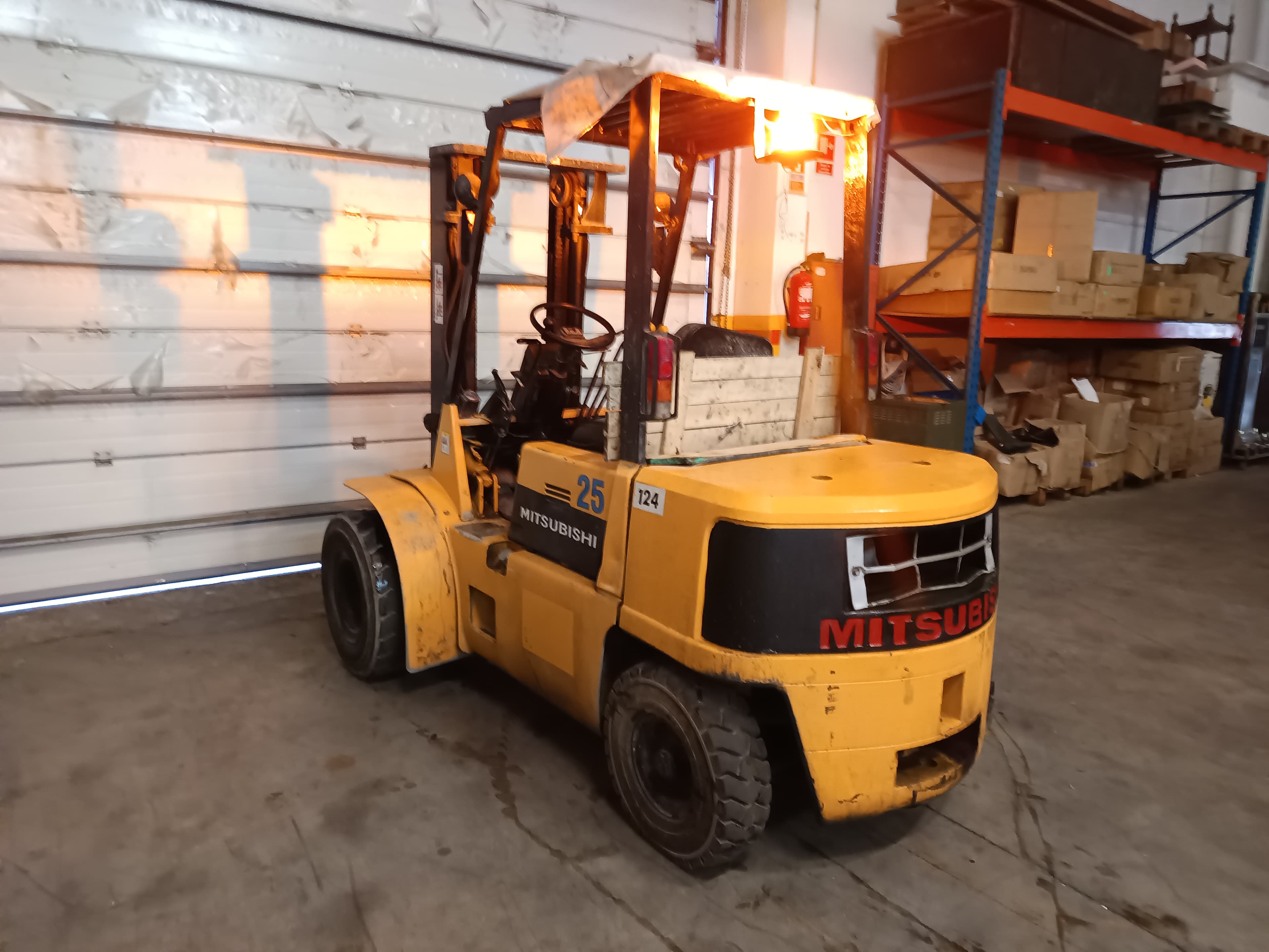 Empilhador Mitsubishi FD-25 · Ano 1990 — imagen 6
