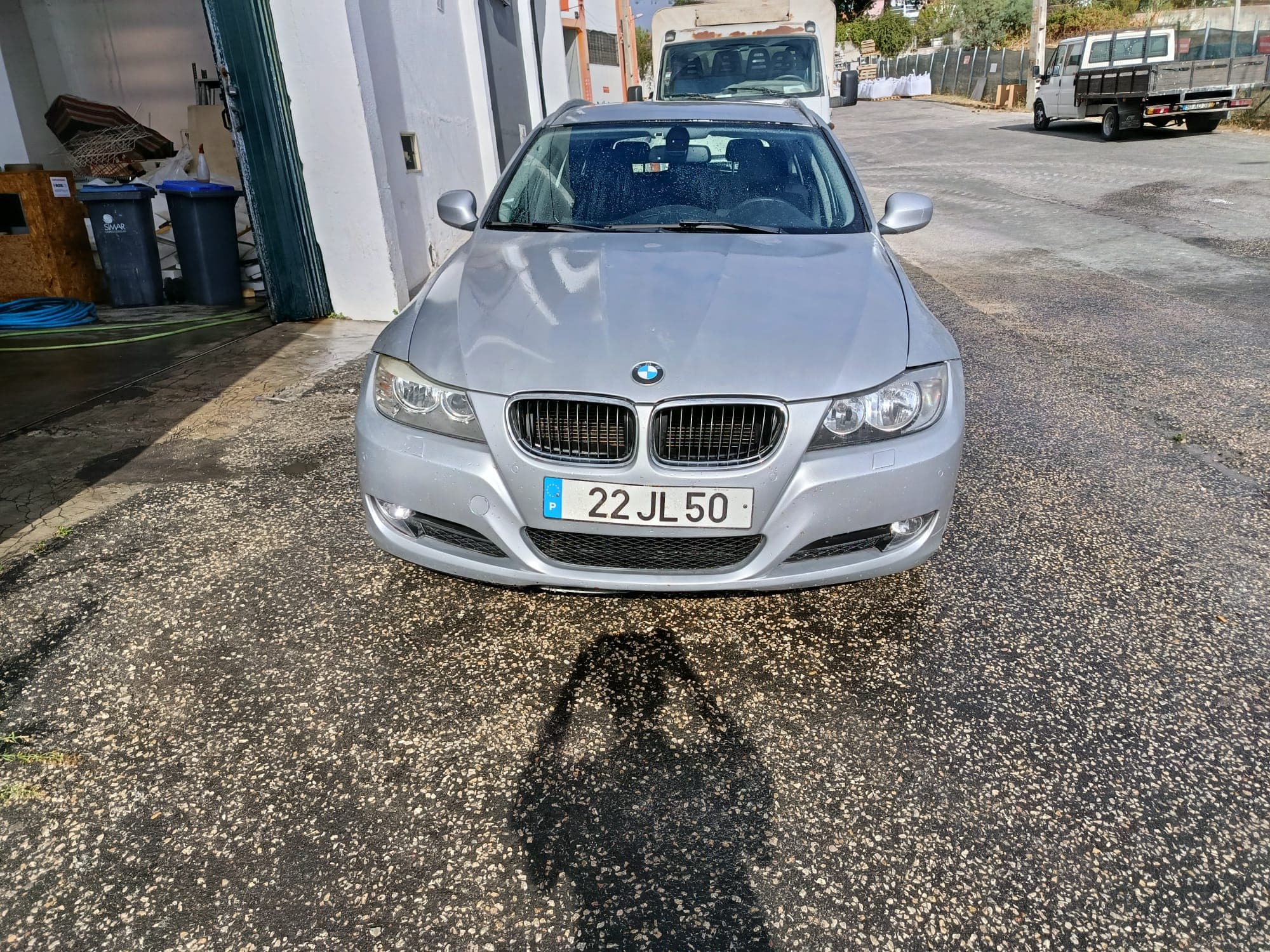 BMW 318 D · Ano 2010 — image 2