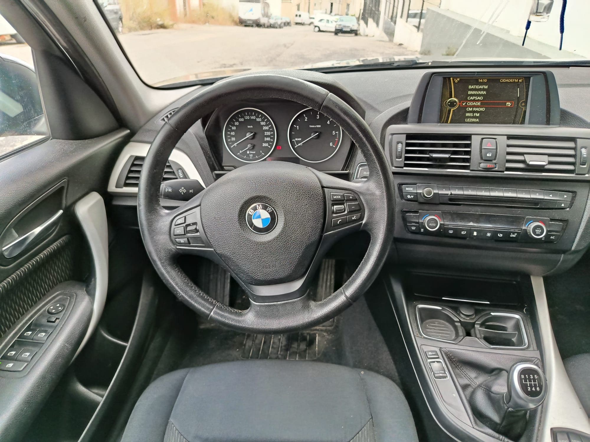 BMW 116 D · Ano 2013 — imagem 15
