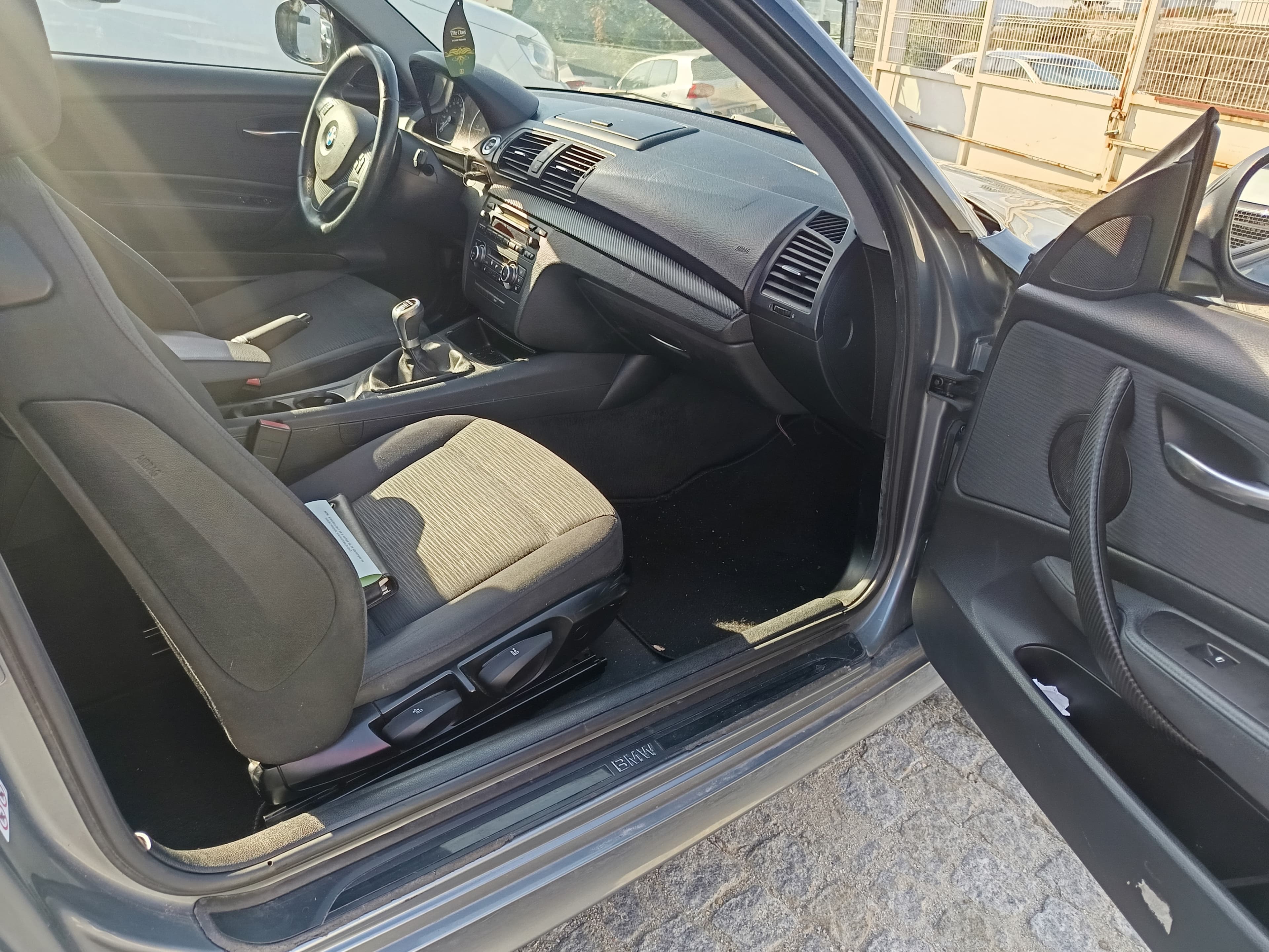 BMW 118d · Ano 2010 — imagen 22