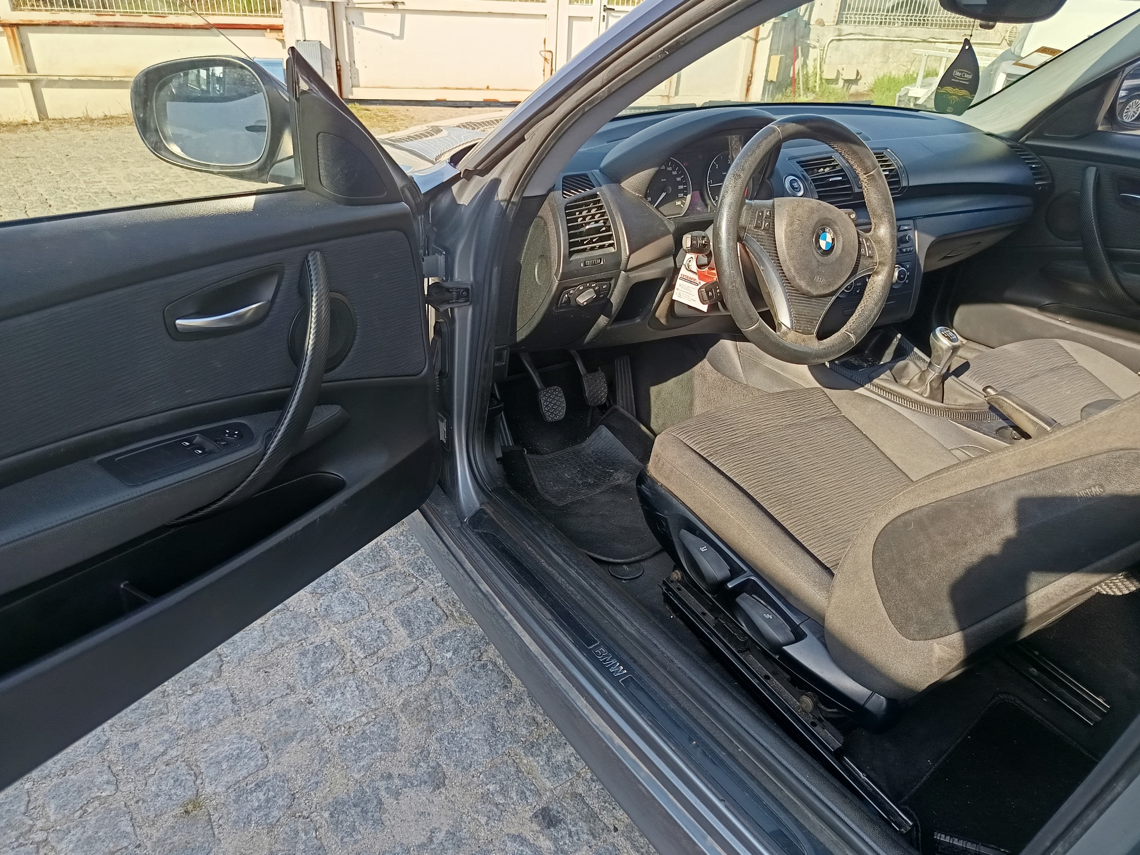 BMW 118d · Ano 2010 — imagen 26