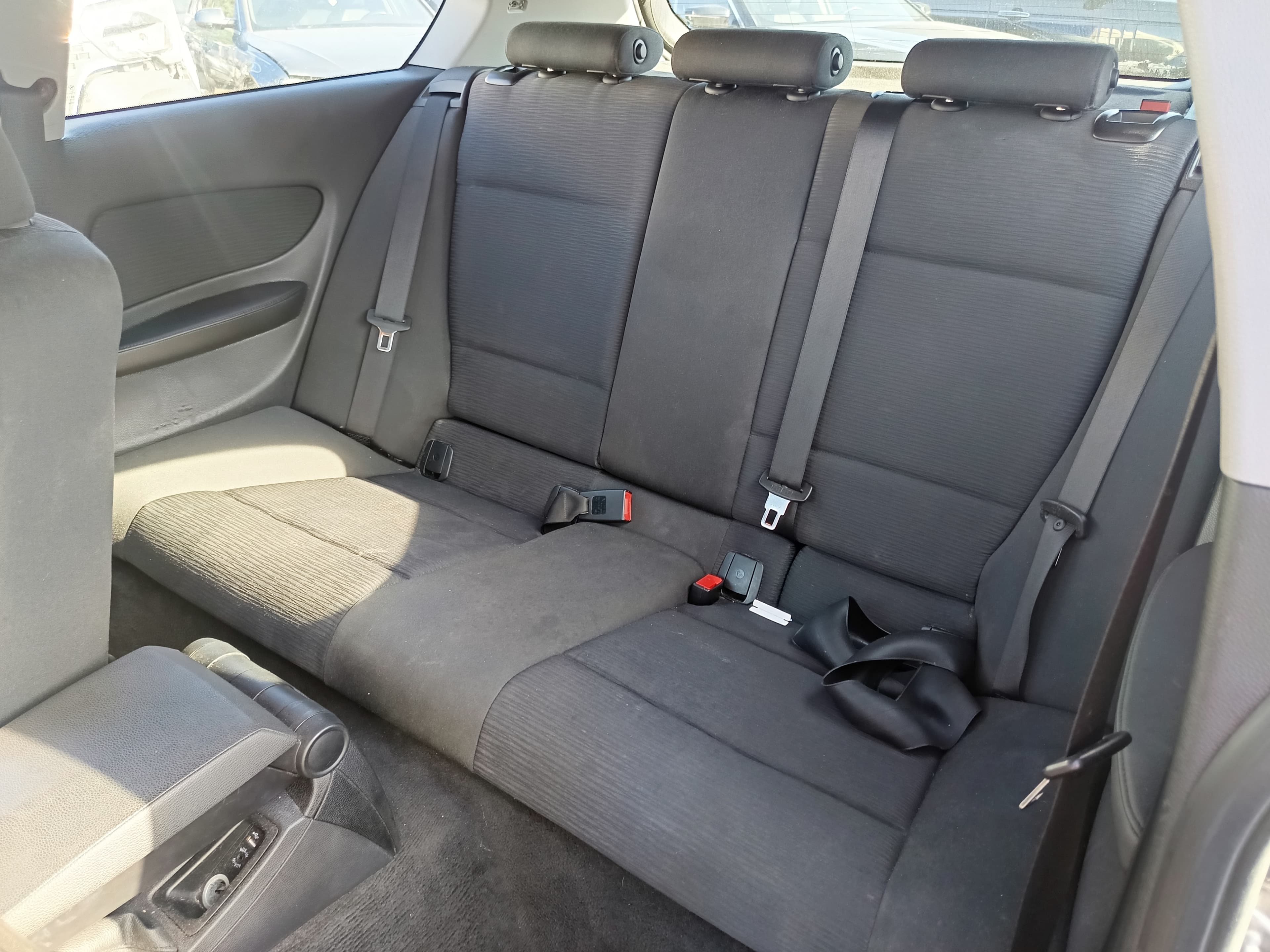 BMW 118d · Ano 2010 — imagen 30