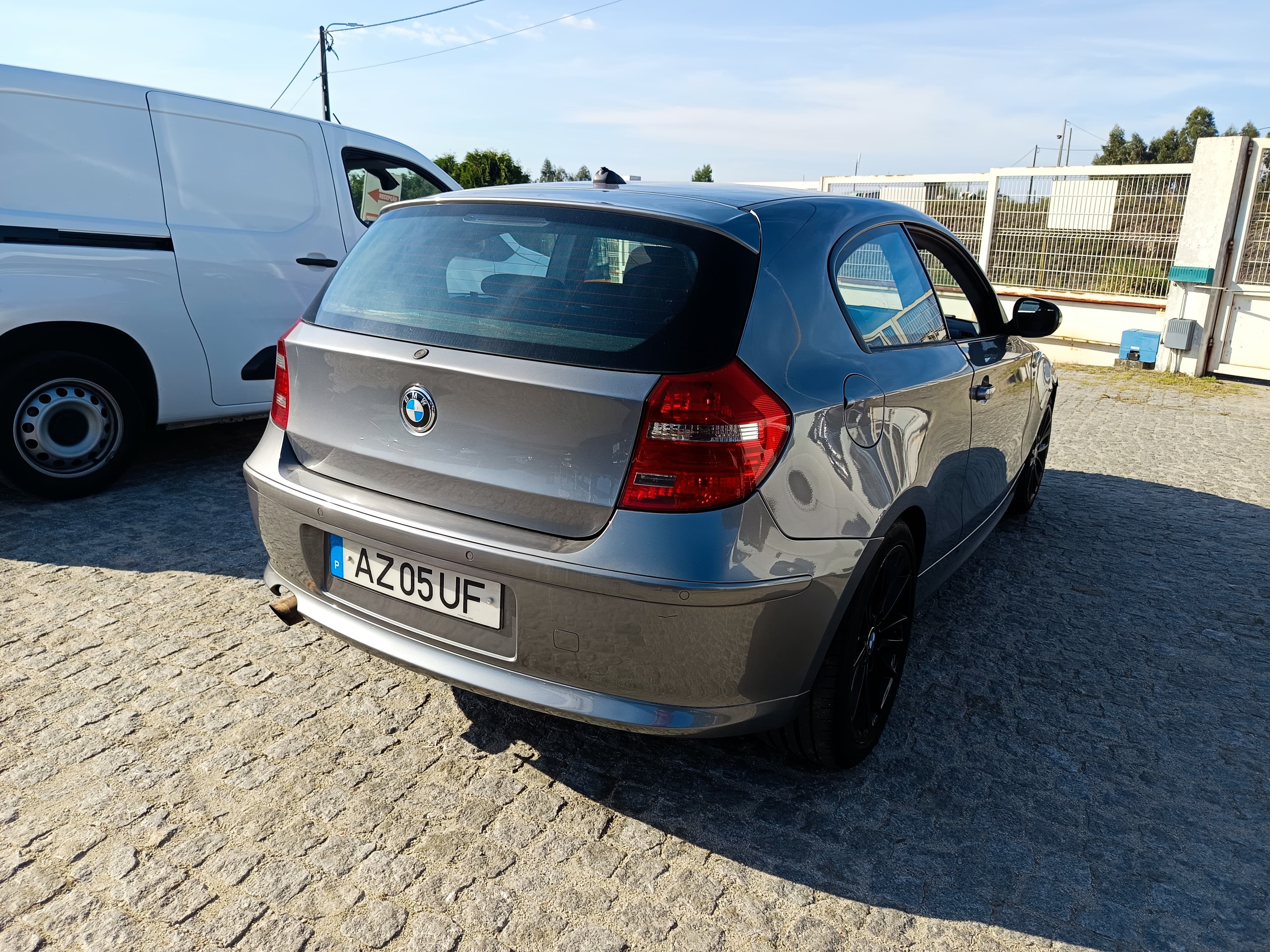 BMW 118d · Ano 2010 — imagen 4