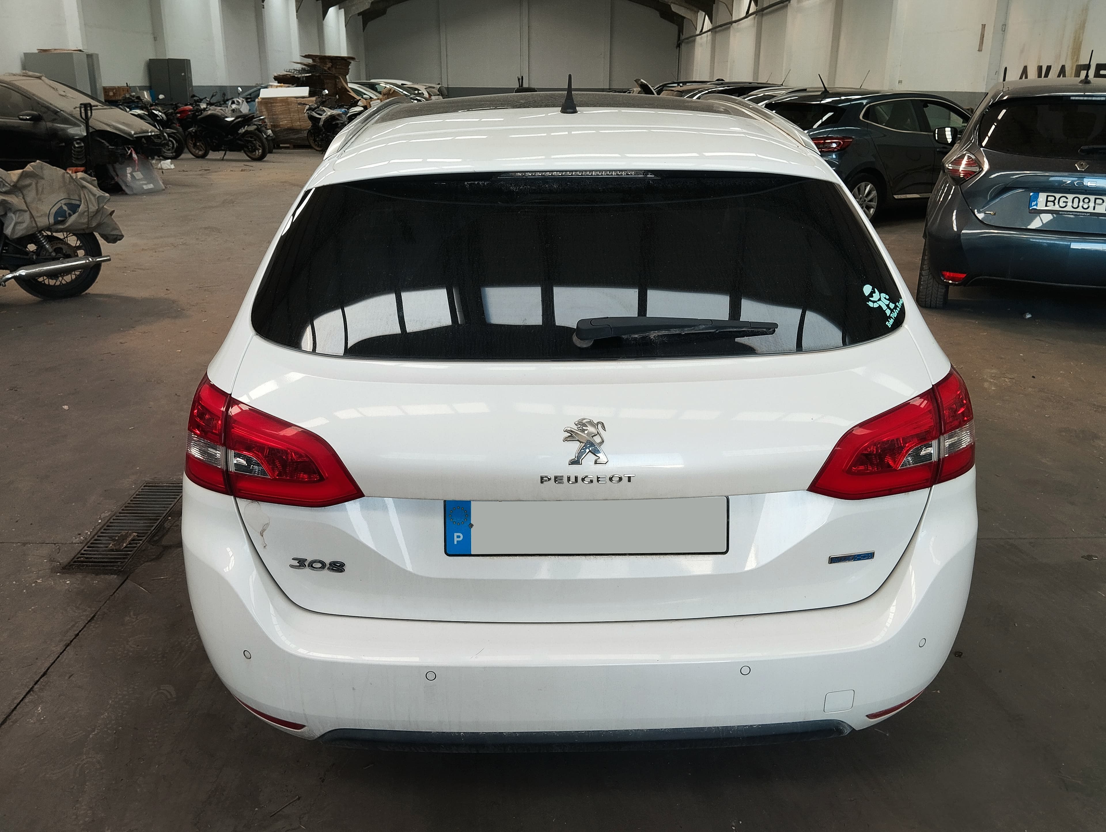 Peugeot 308 SW 1.6 BlueHDi · Ano 2015 — imagen 7