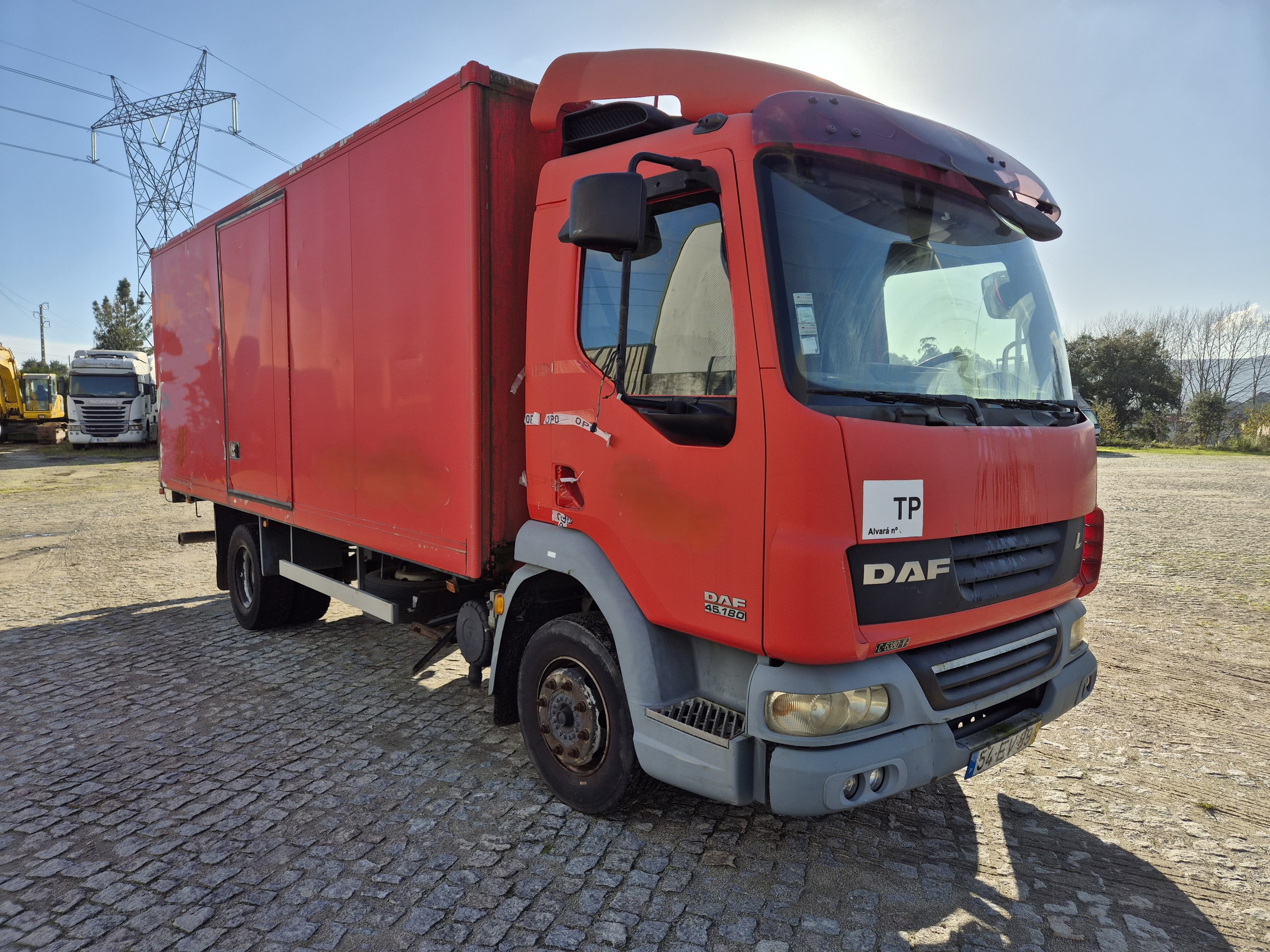 DAF 45.180 · Ano 2007 — imagem 1