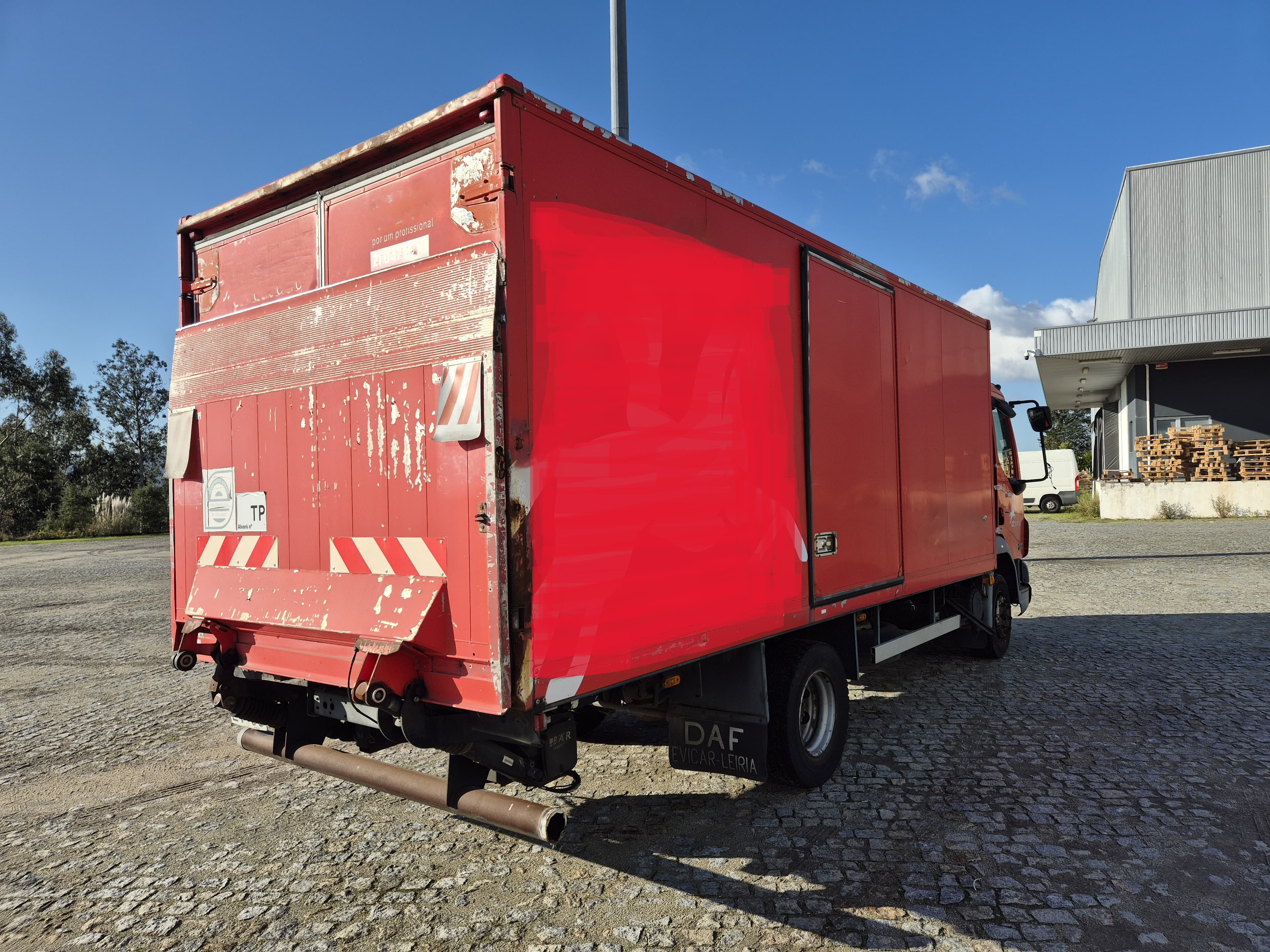 DAF 45.180 · Ano 2007 — imagem 4