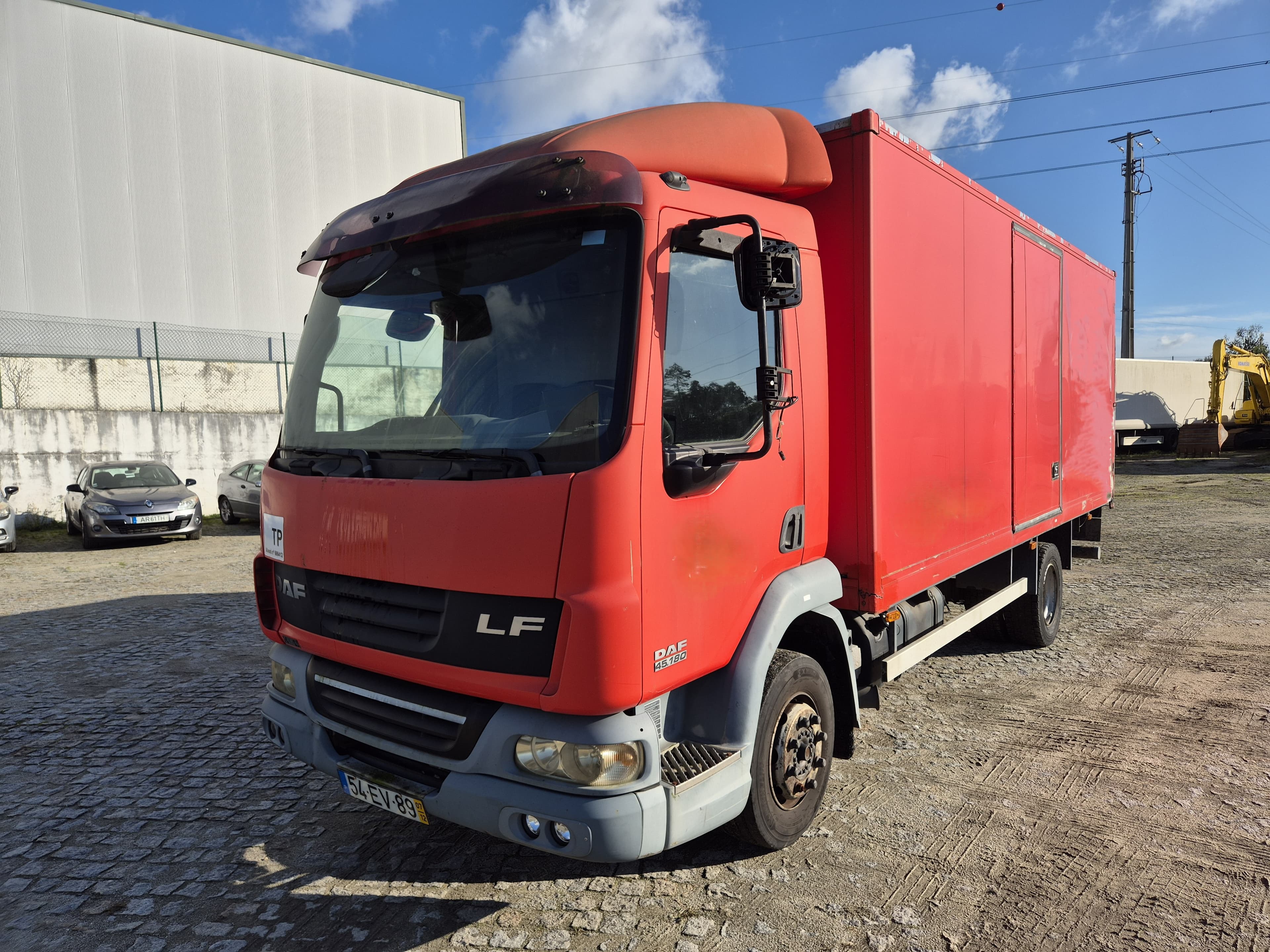 DAF 45.180 · Ano 2007 — imagem 2