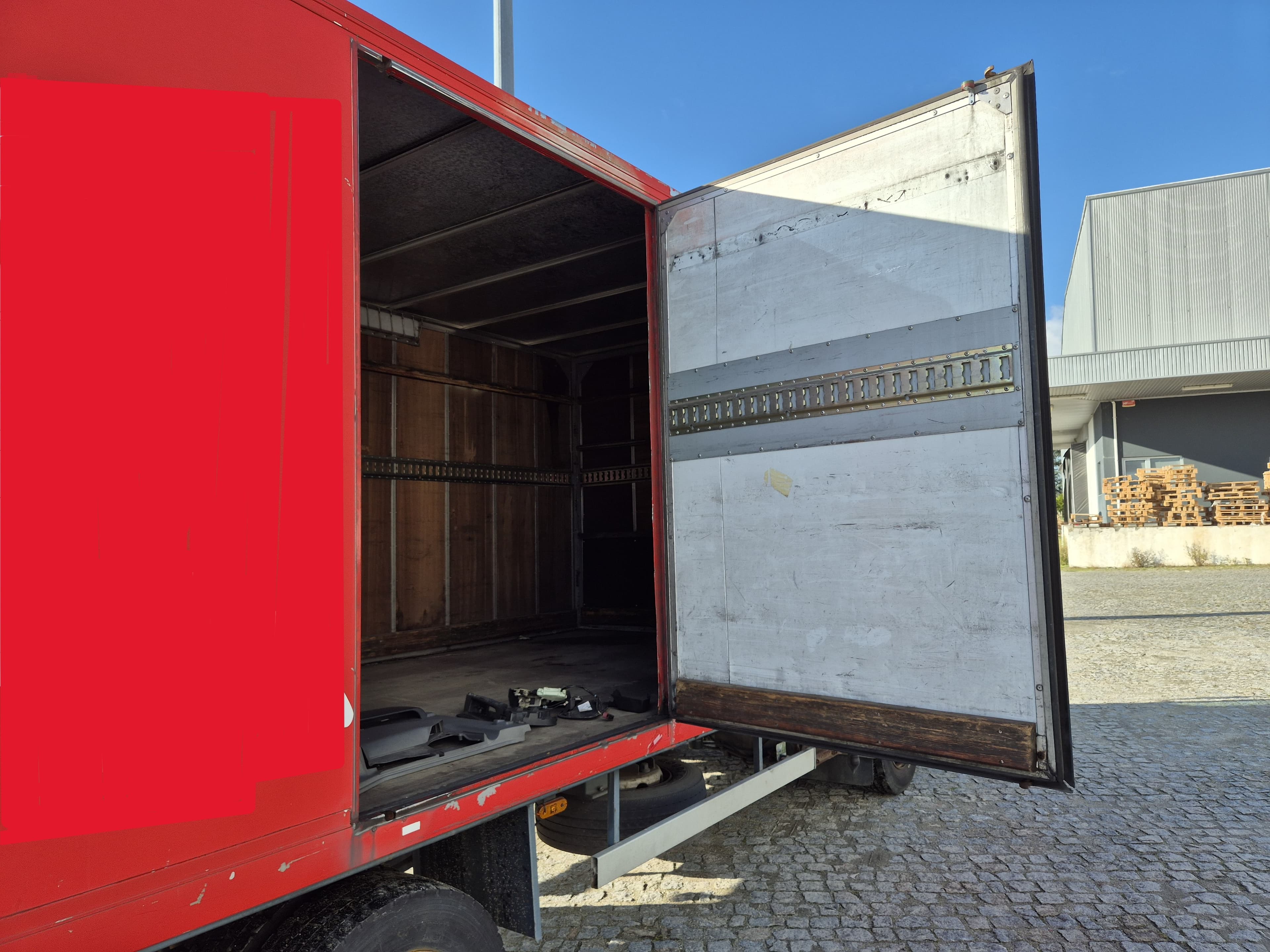 DAF 45.180 · Ano 2007 — imagem 8