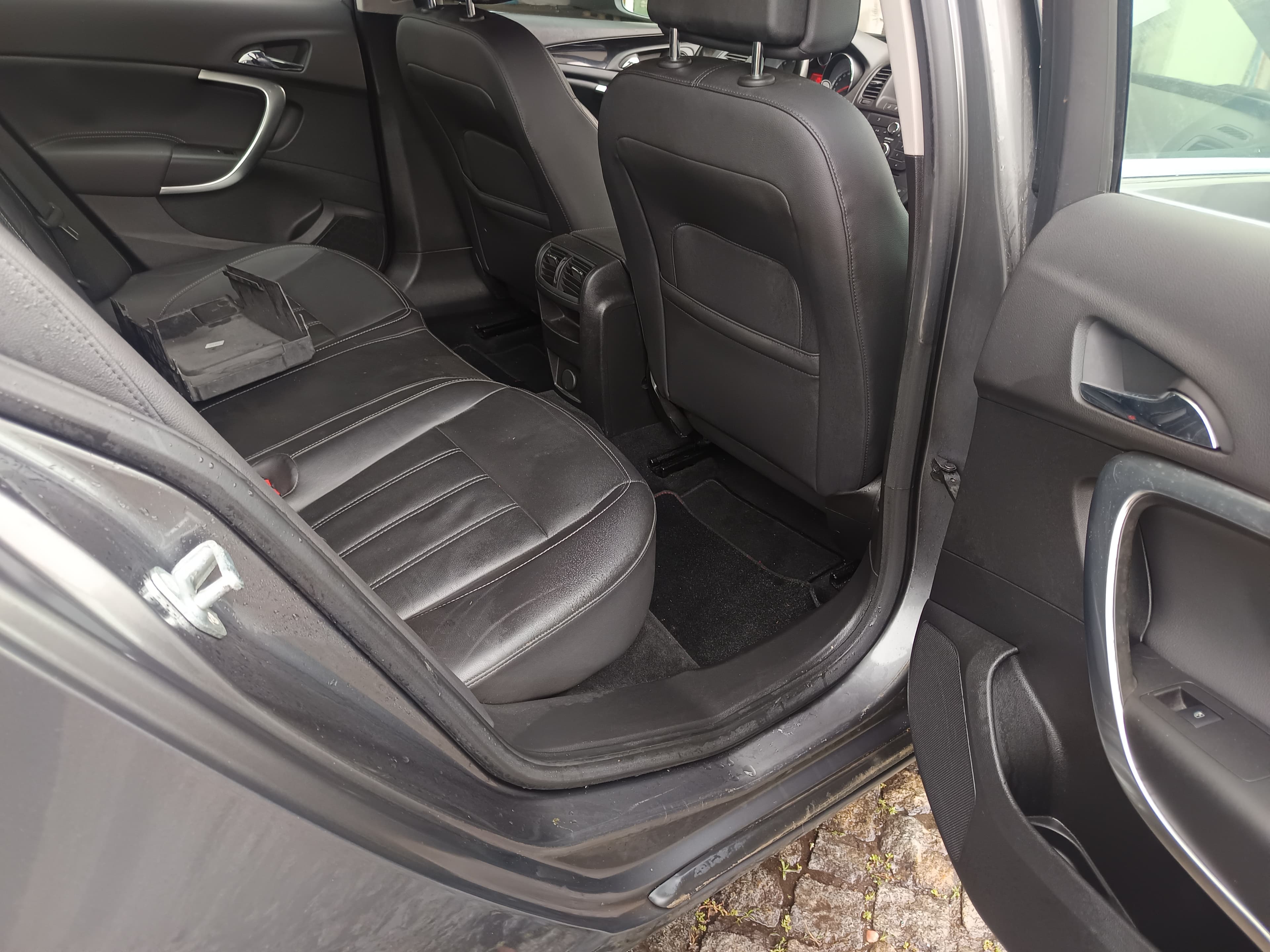 Opel Insignia · Ano 2009 — imagem 24