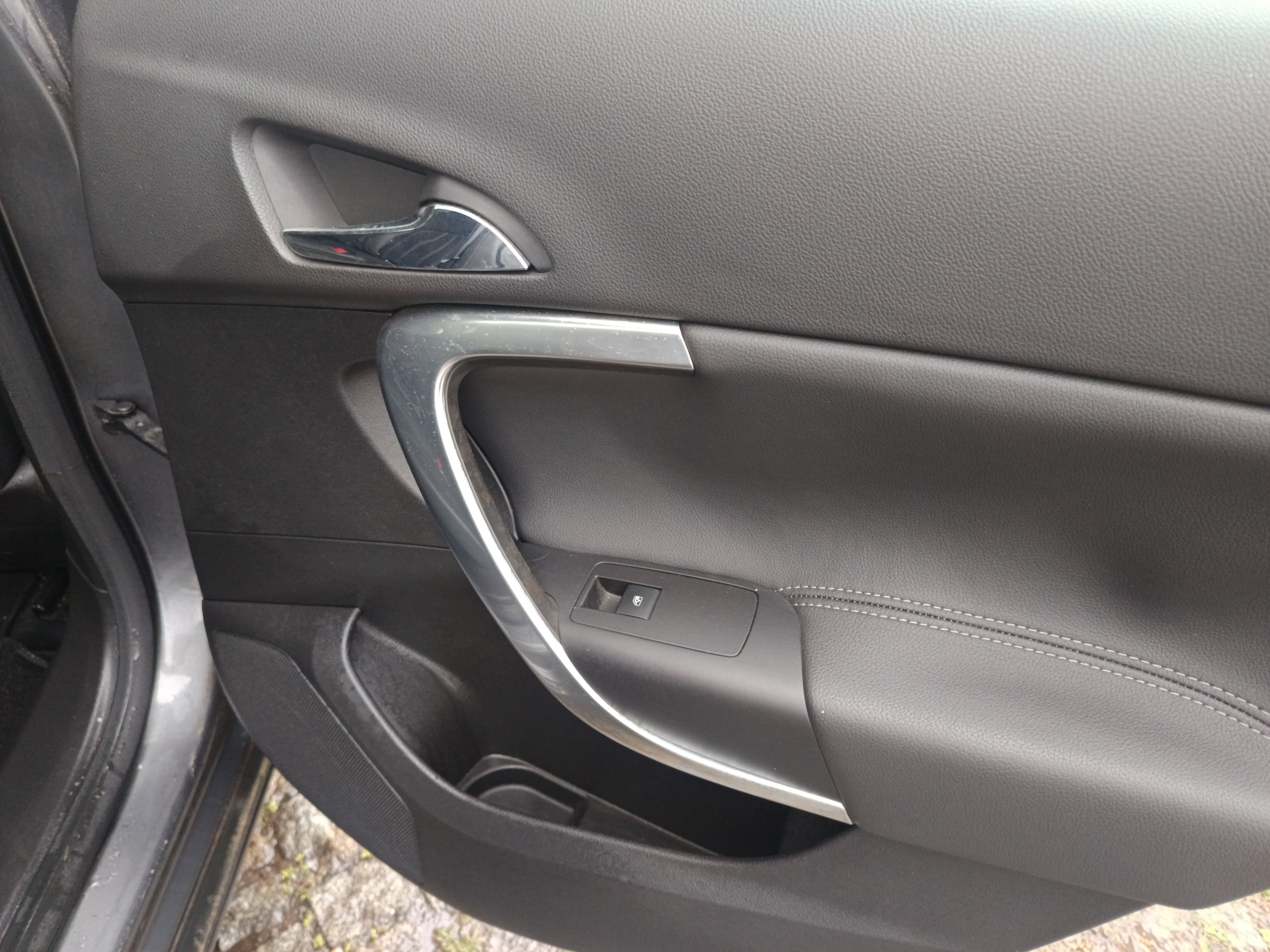 Opel Insignia · Ano 2009 — imagem 25