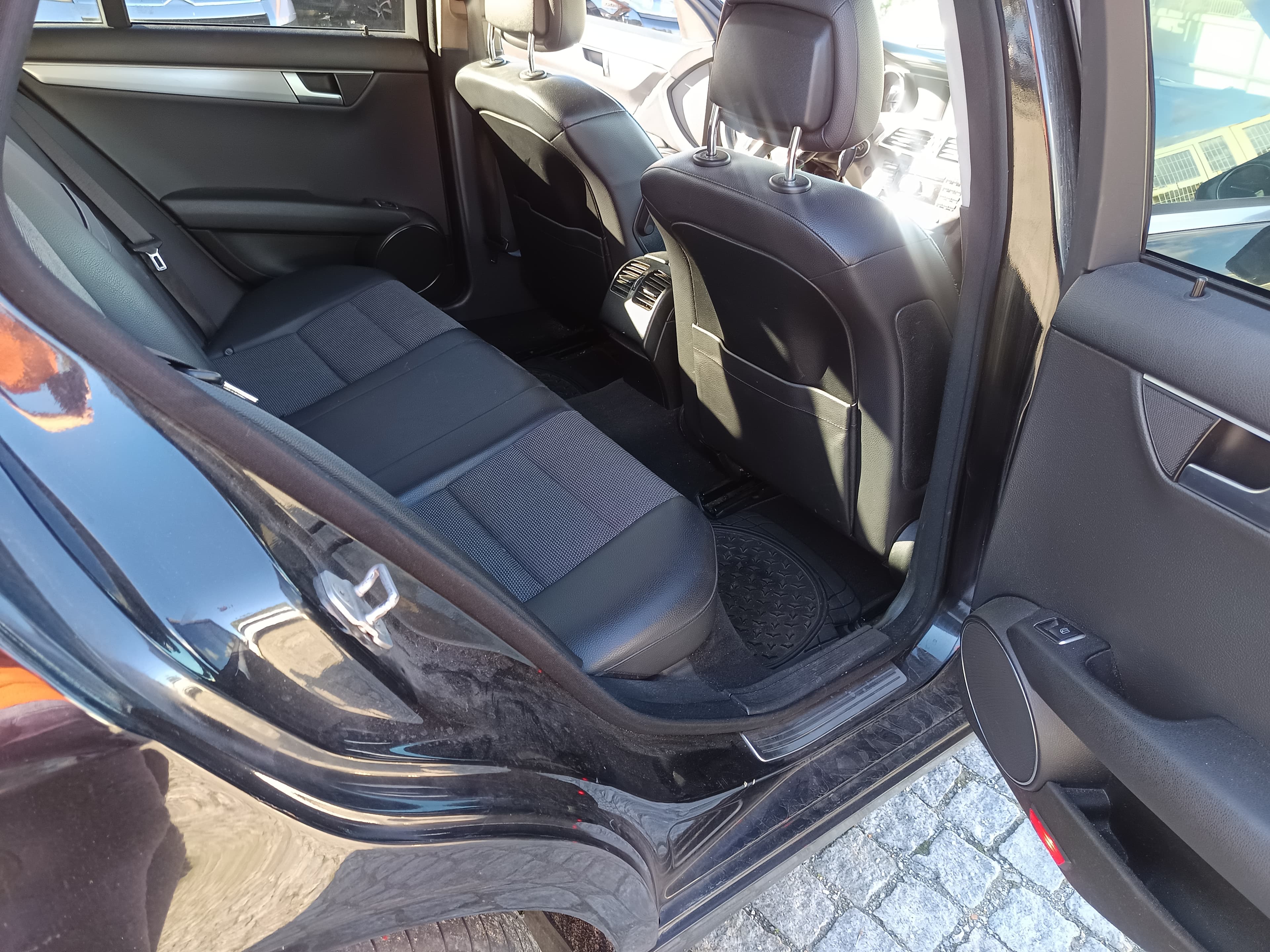 Mercedes-Benz C220 · Ano 2012 — imagem 21