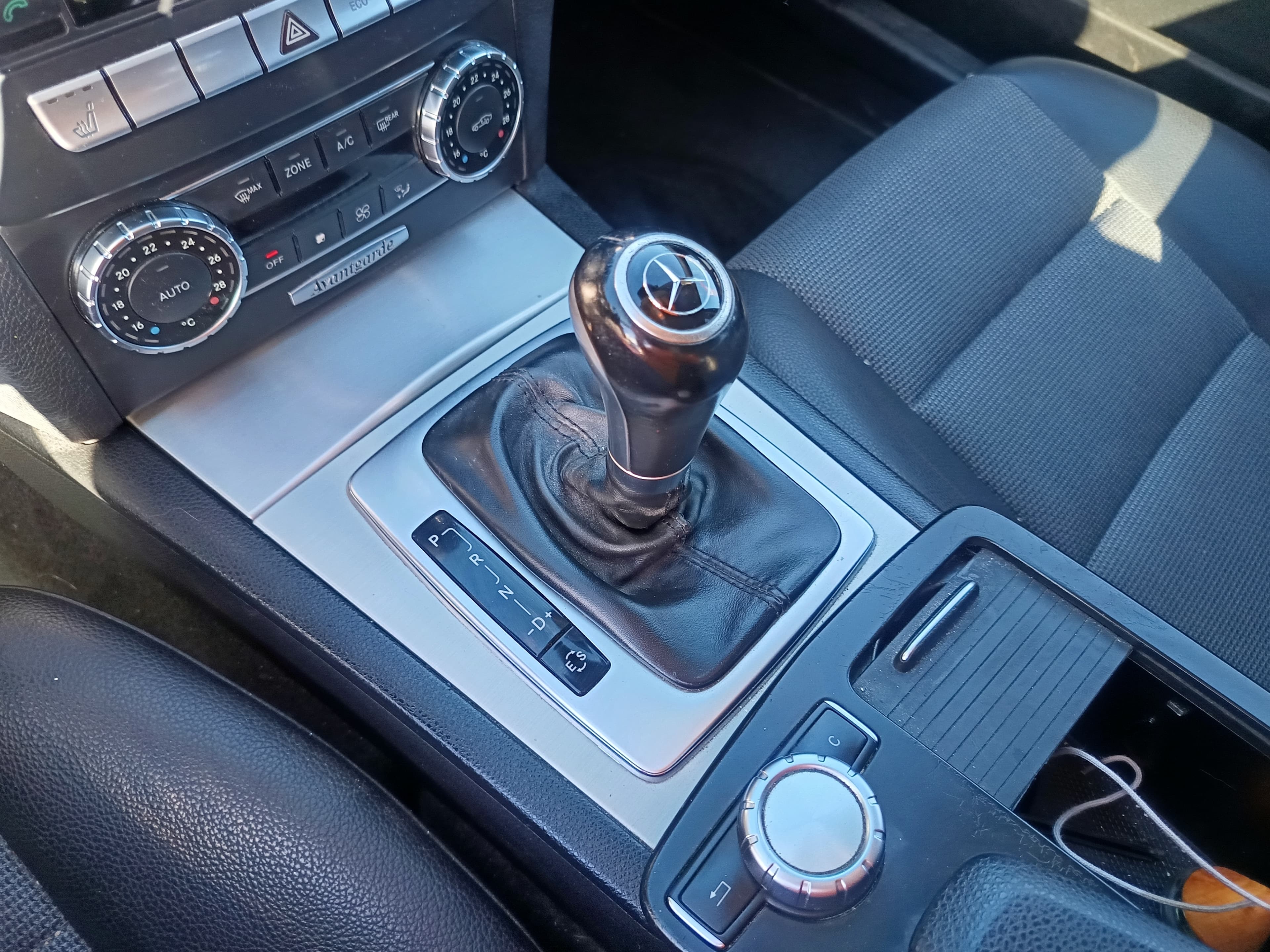 Mercedes-Benz C220 · Ano 2012 — imagem 40