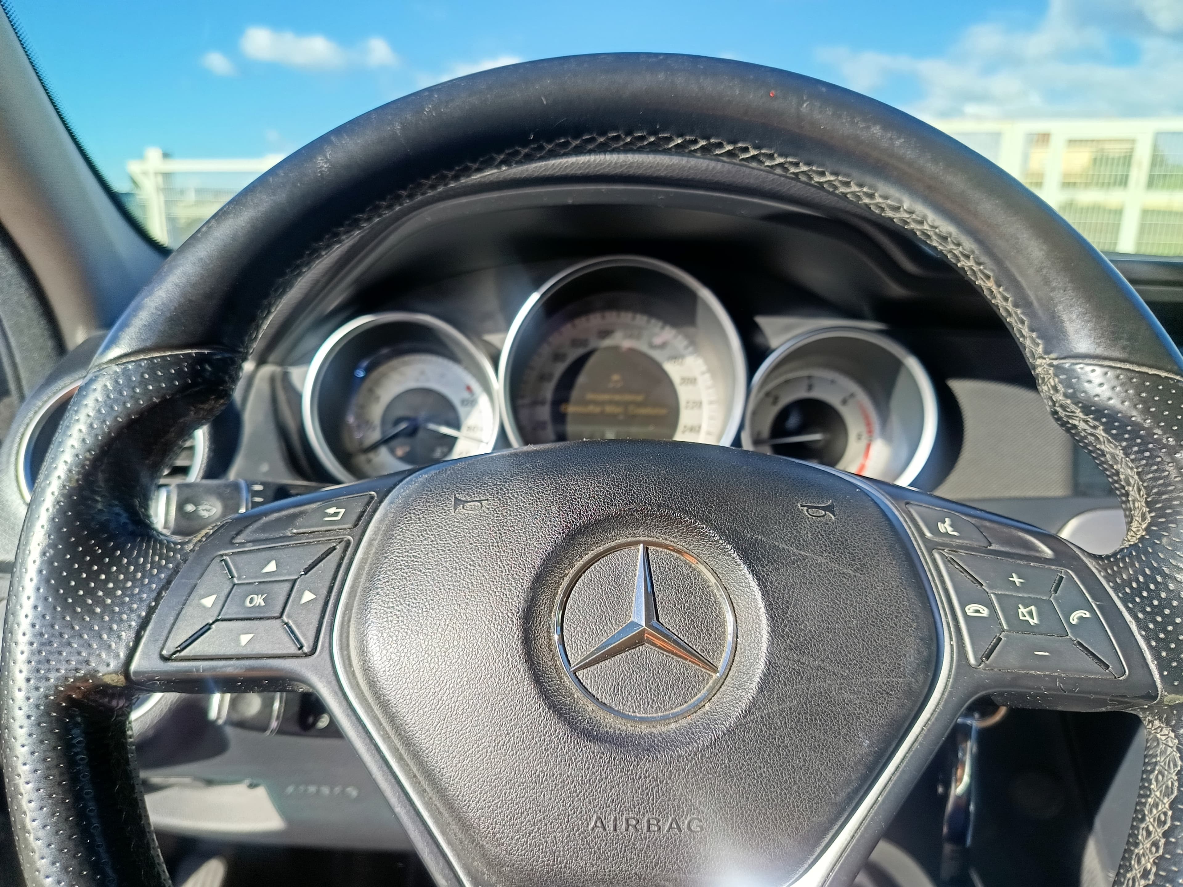 Mercedes-Benz C220 · Ano 2012 — imagem 41