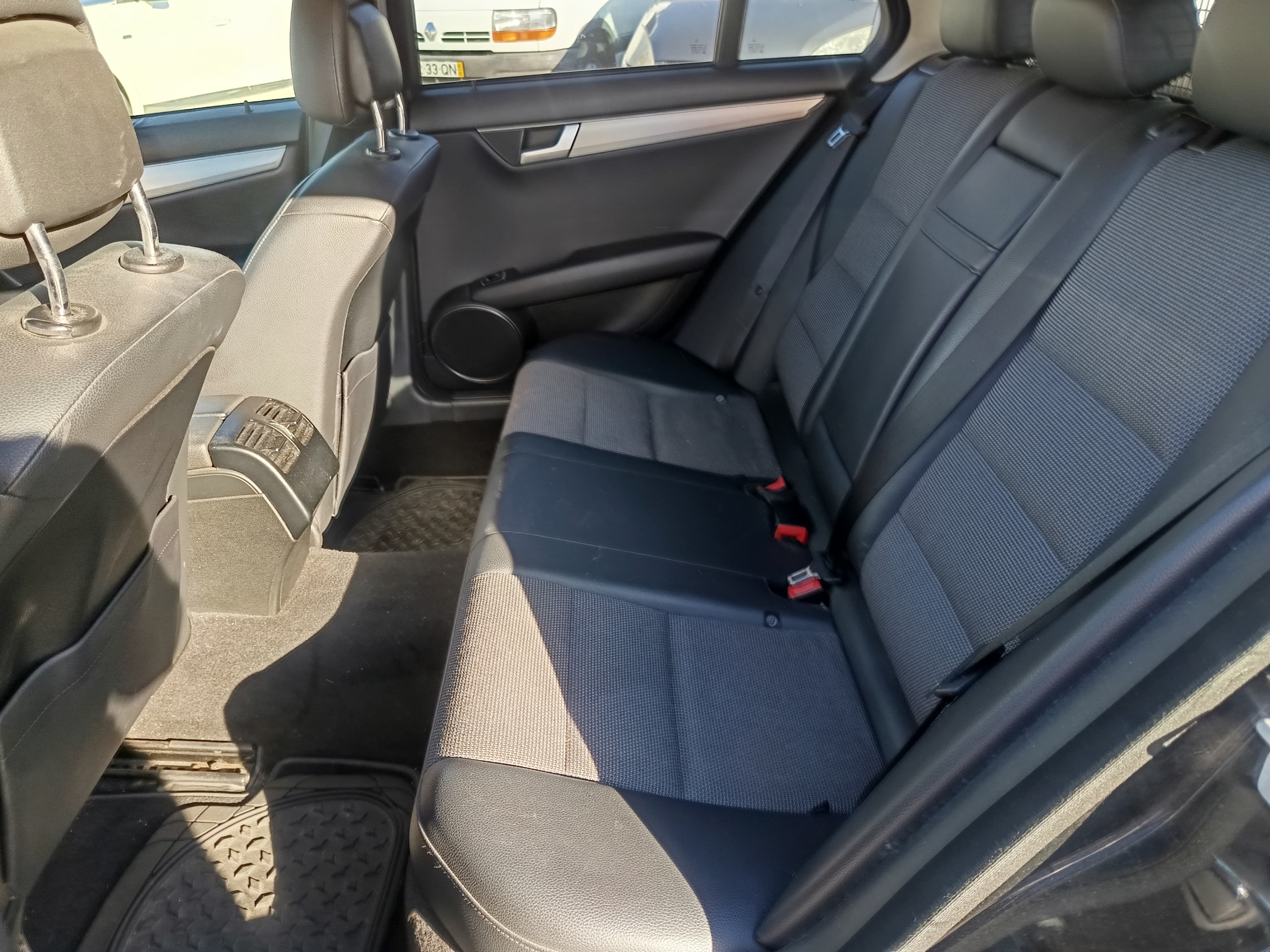 Mercedes-Benz C220 · Ano 2012 — imagem 30