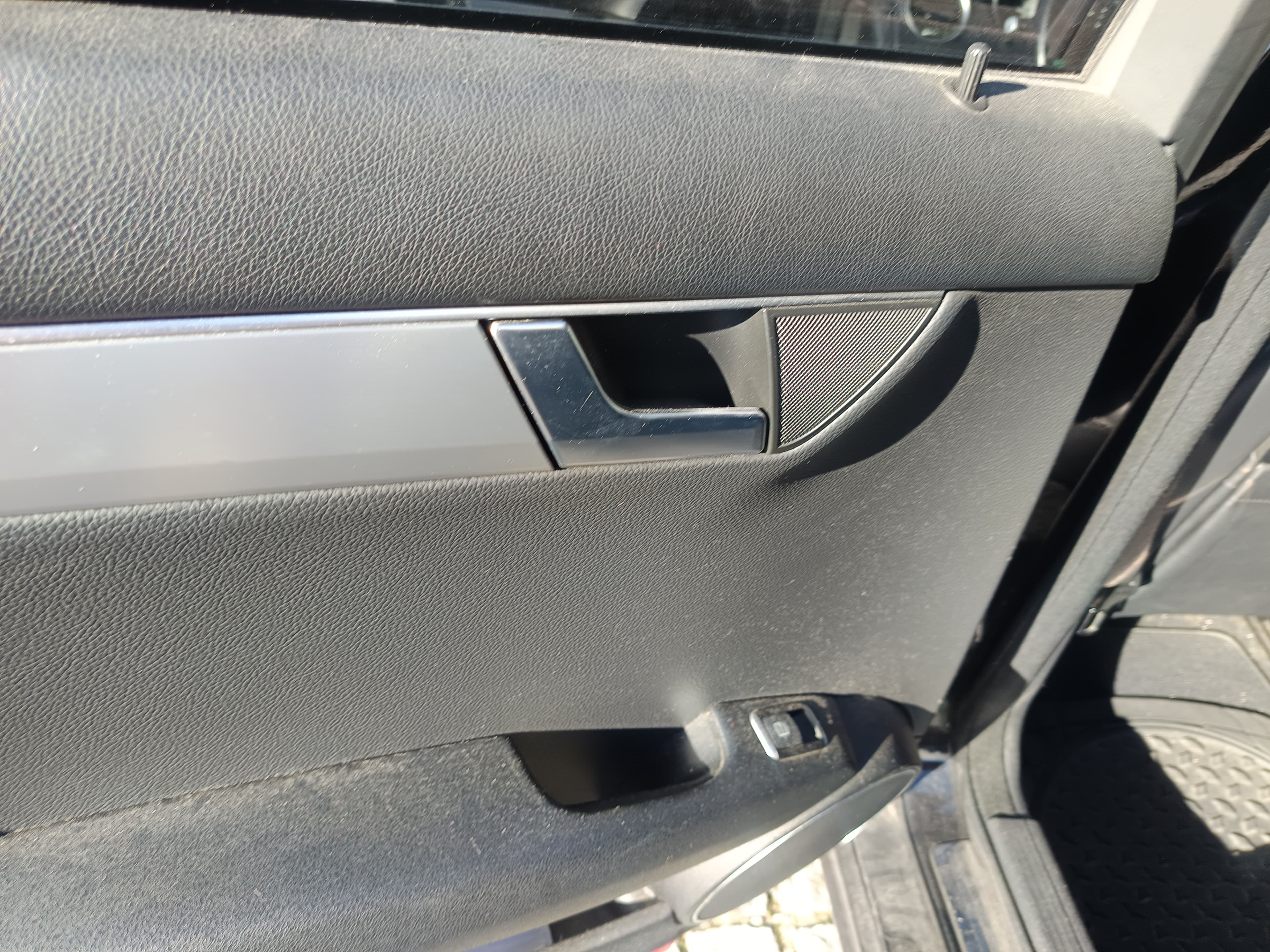 Mercedes-Benz C220 · Ano 2012 — imagem 29