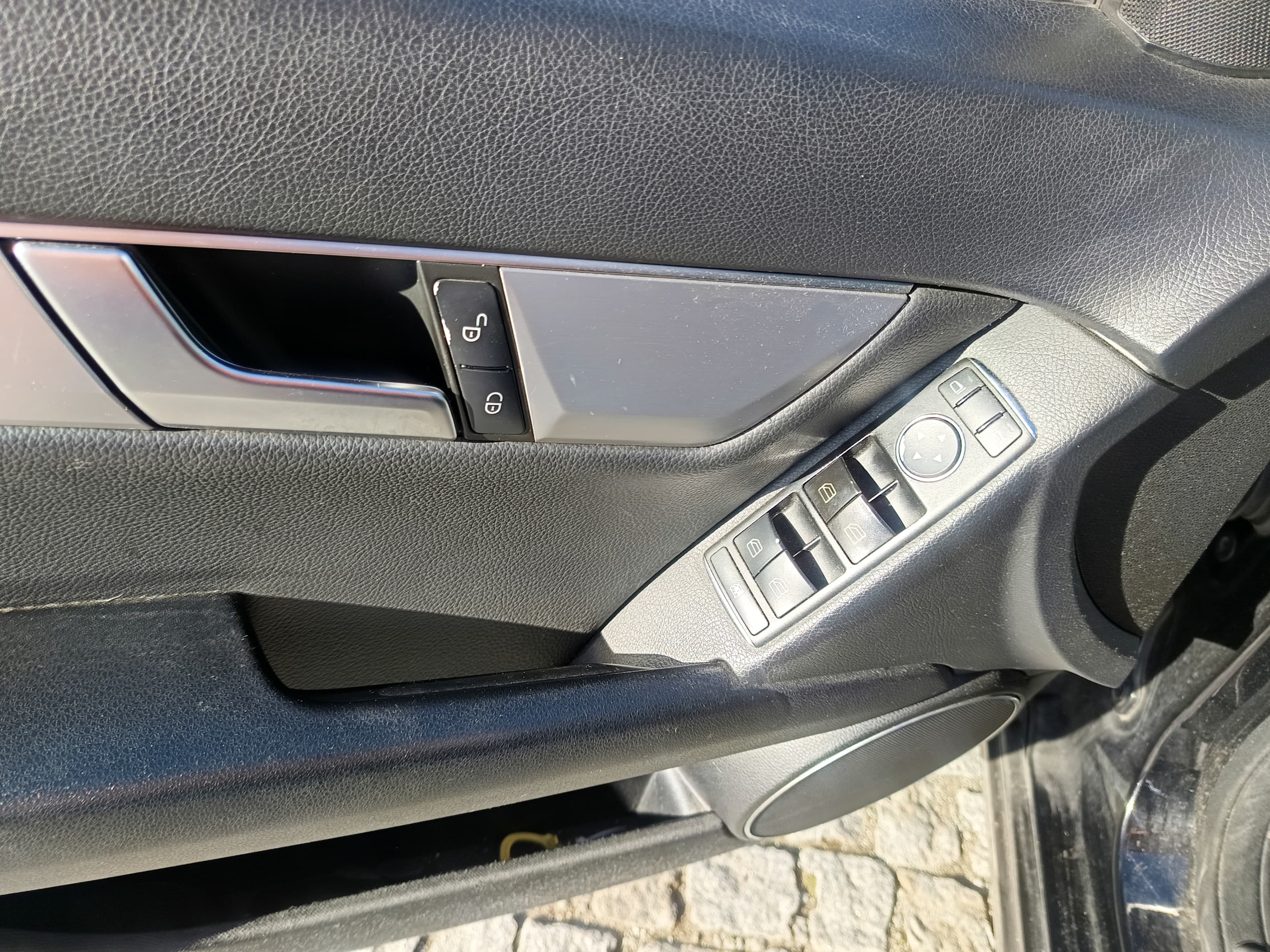 Mercedes-Benz C220 · Ano 2012 — imagem 32
