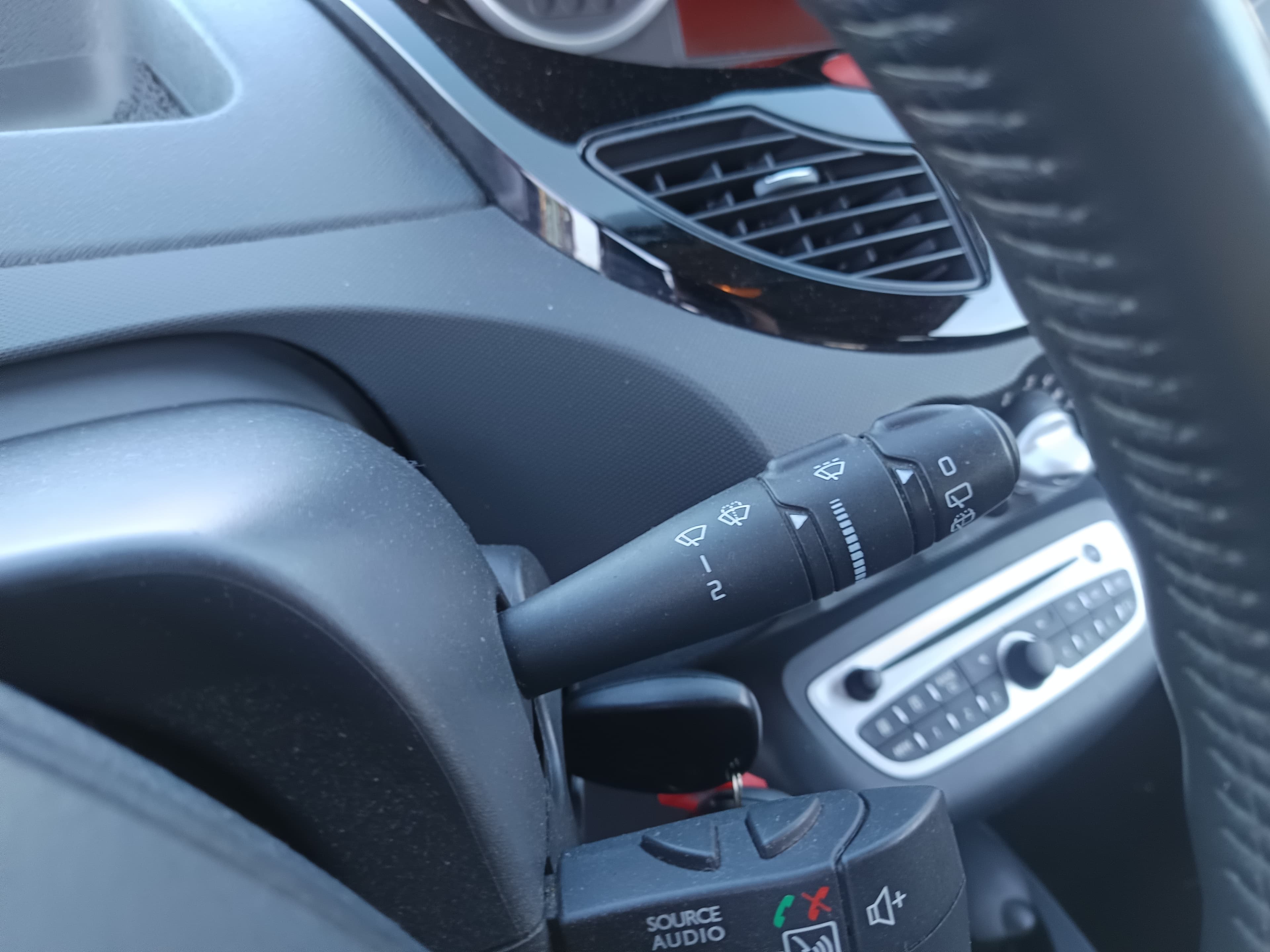 Renault Twingo 1.2 16V · Ano 2012 — imagen 26