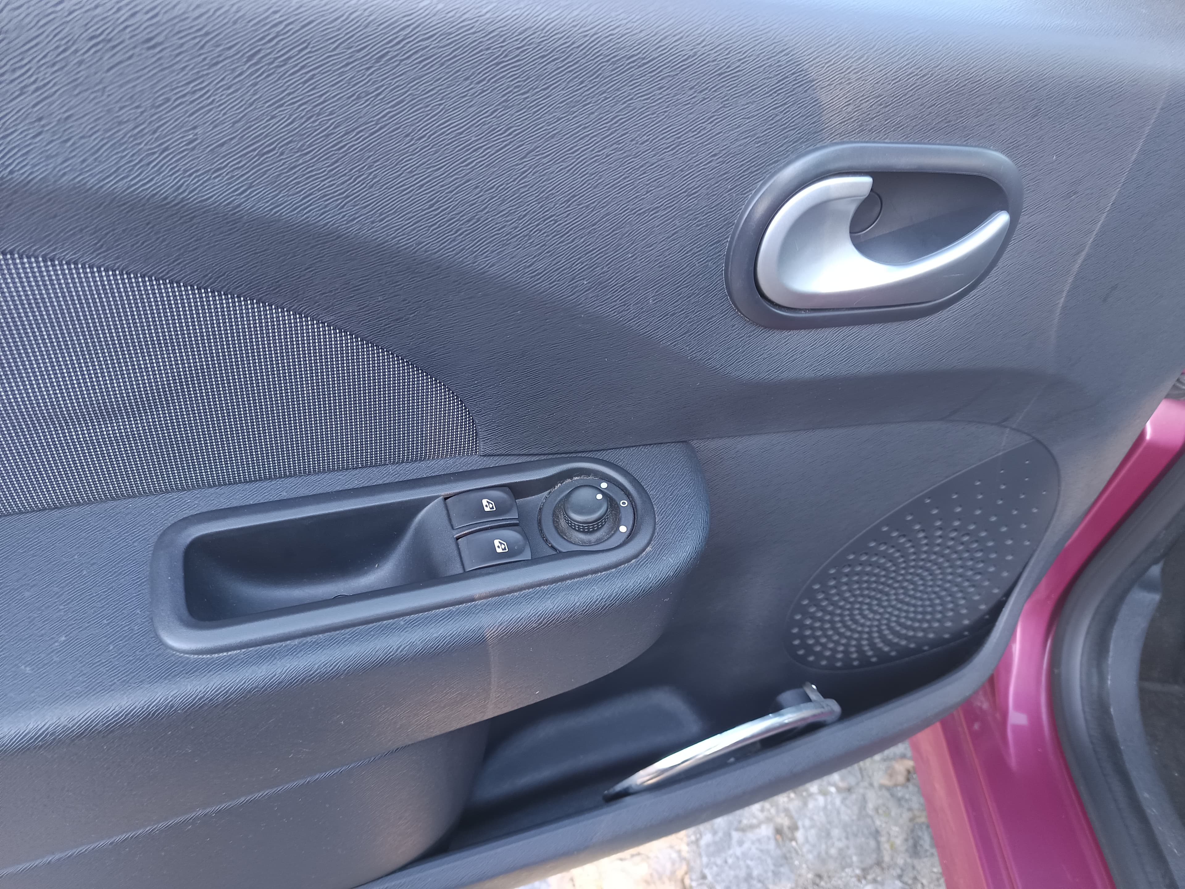 Renault Twingo 1.2 16V · Ano 2012 — imagen 17