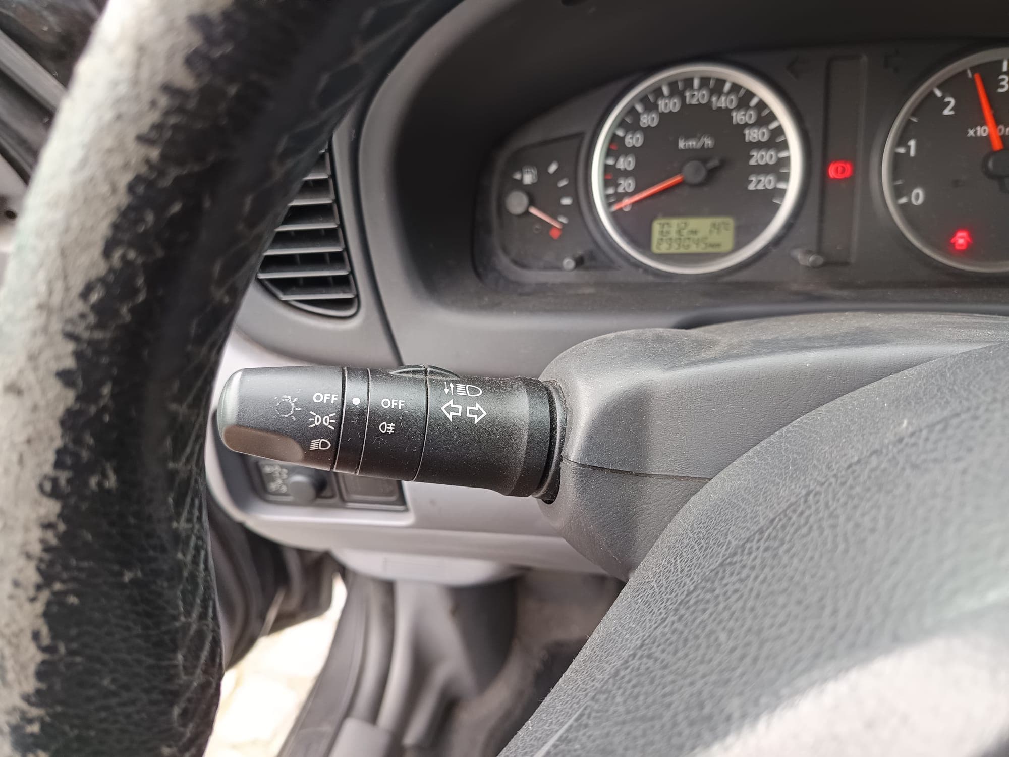 Nissan Almera II Hatchback 1.5 DCi · Año 2003 — imagen 23