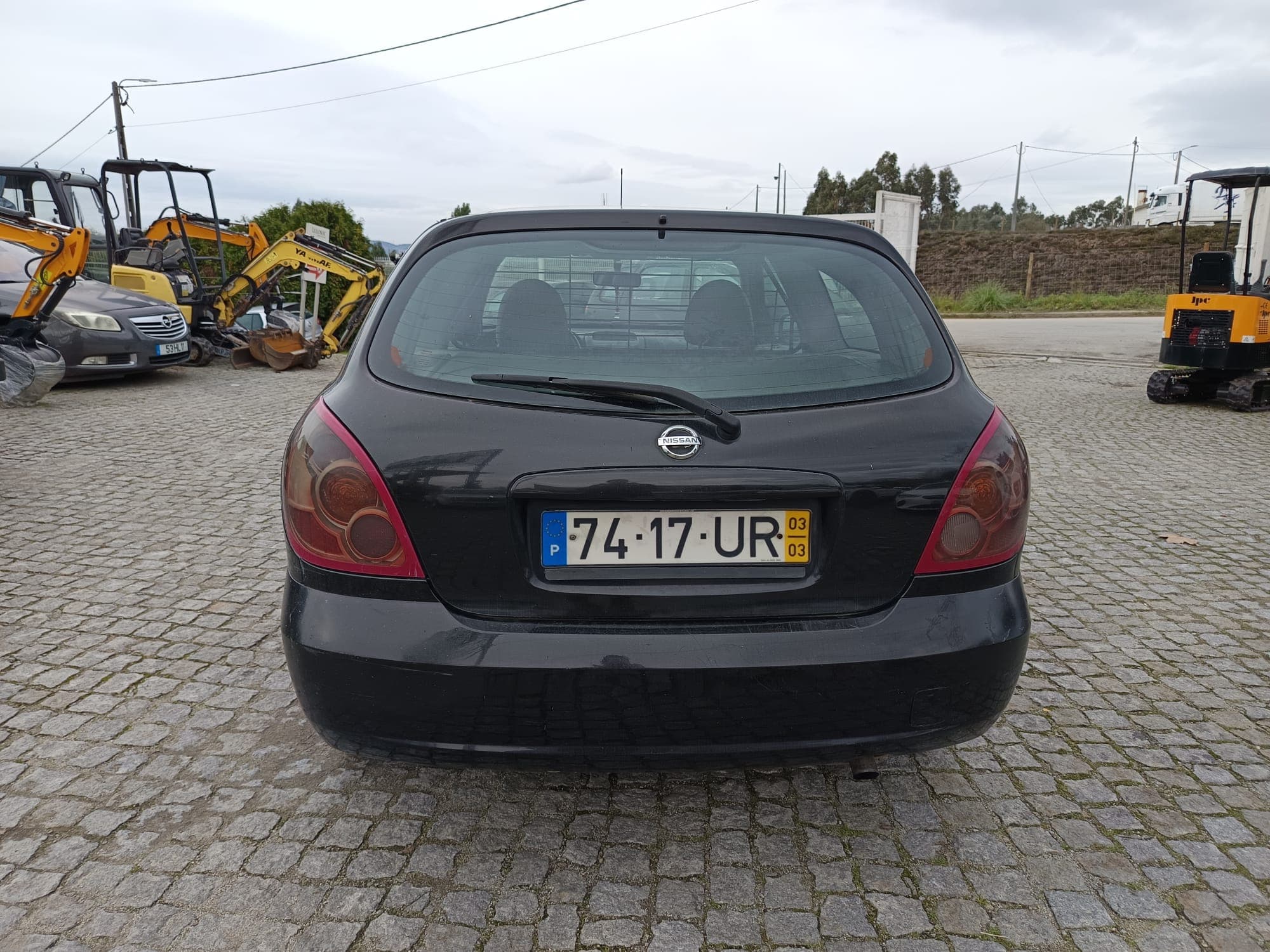 Nissan Almera II Hatchback 1.5 DCi · Año 2003 — imagen 5