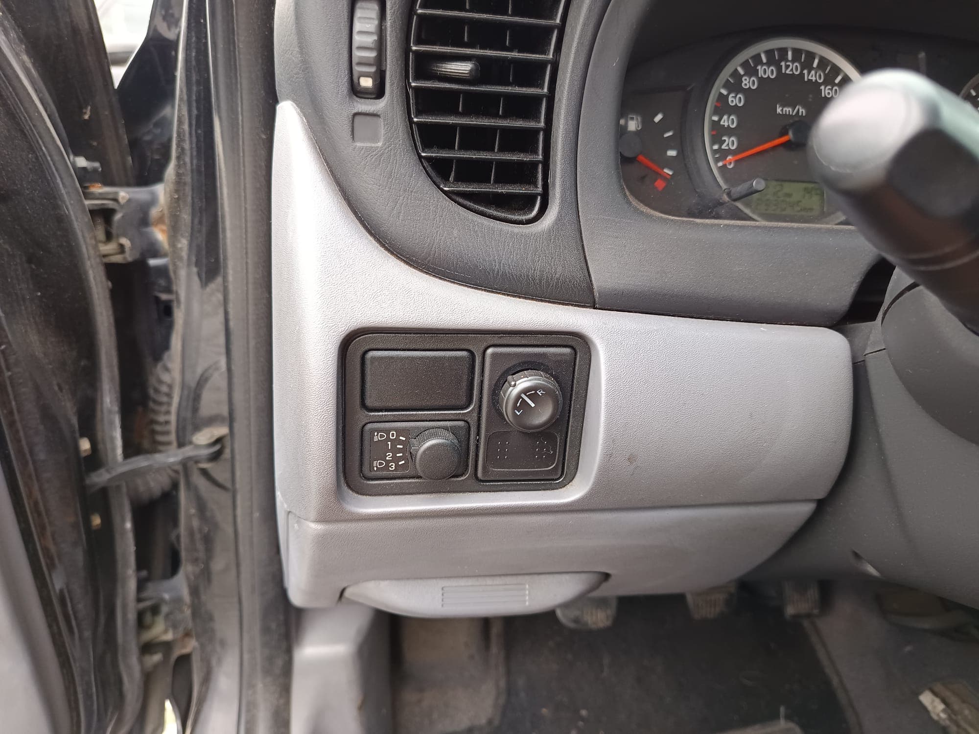 Nissan Almera II Hatchback 1.5 DCi · Año 2003 — imagen 28