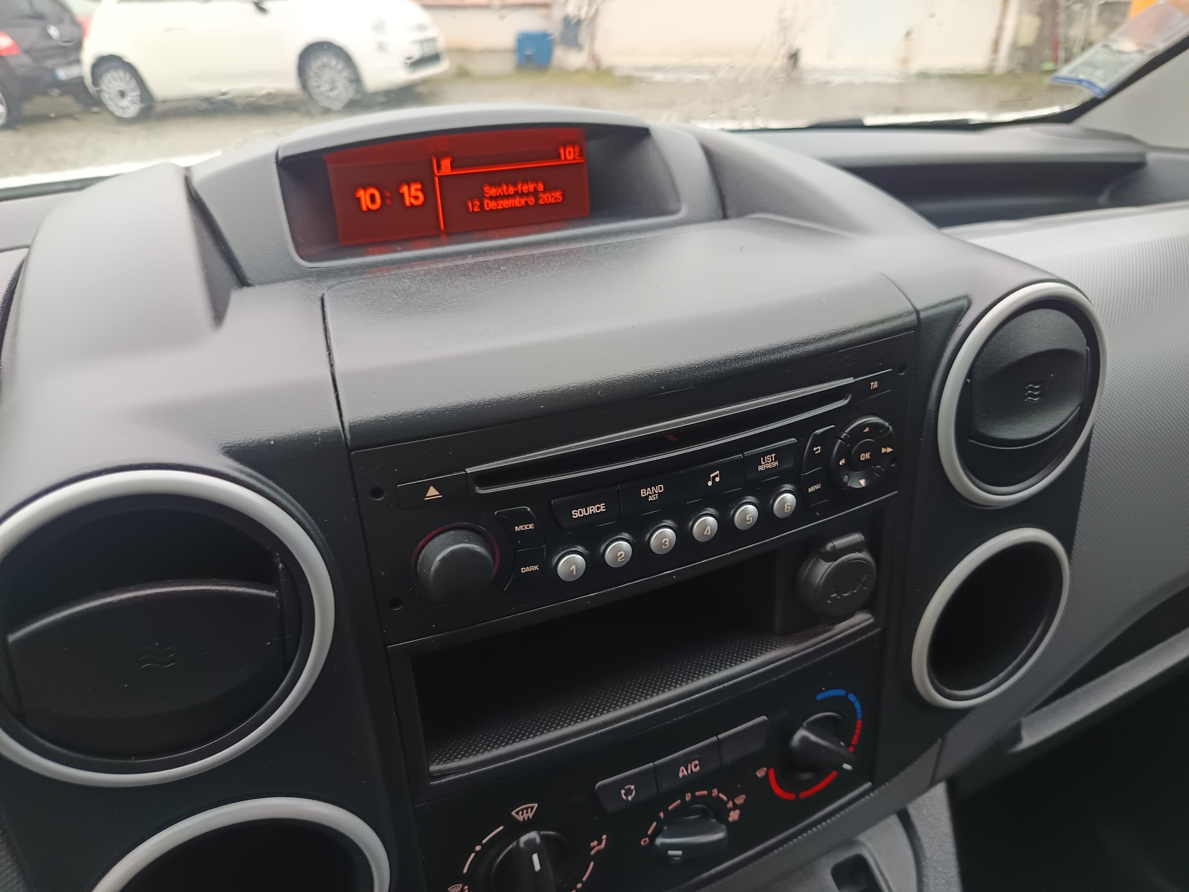 Citroën Berlingo · Ano 2018 — imagem 26