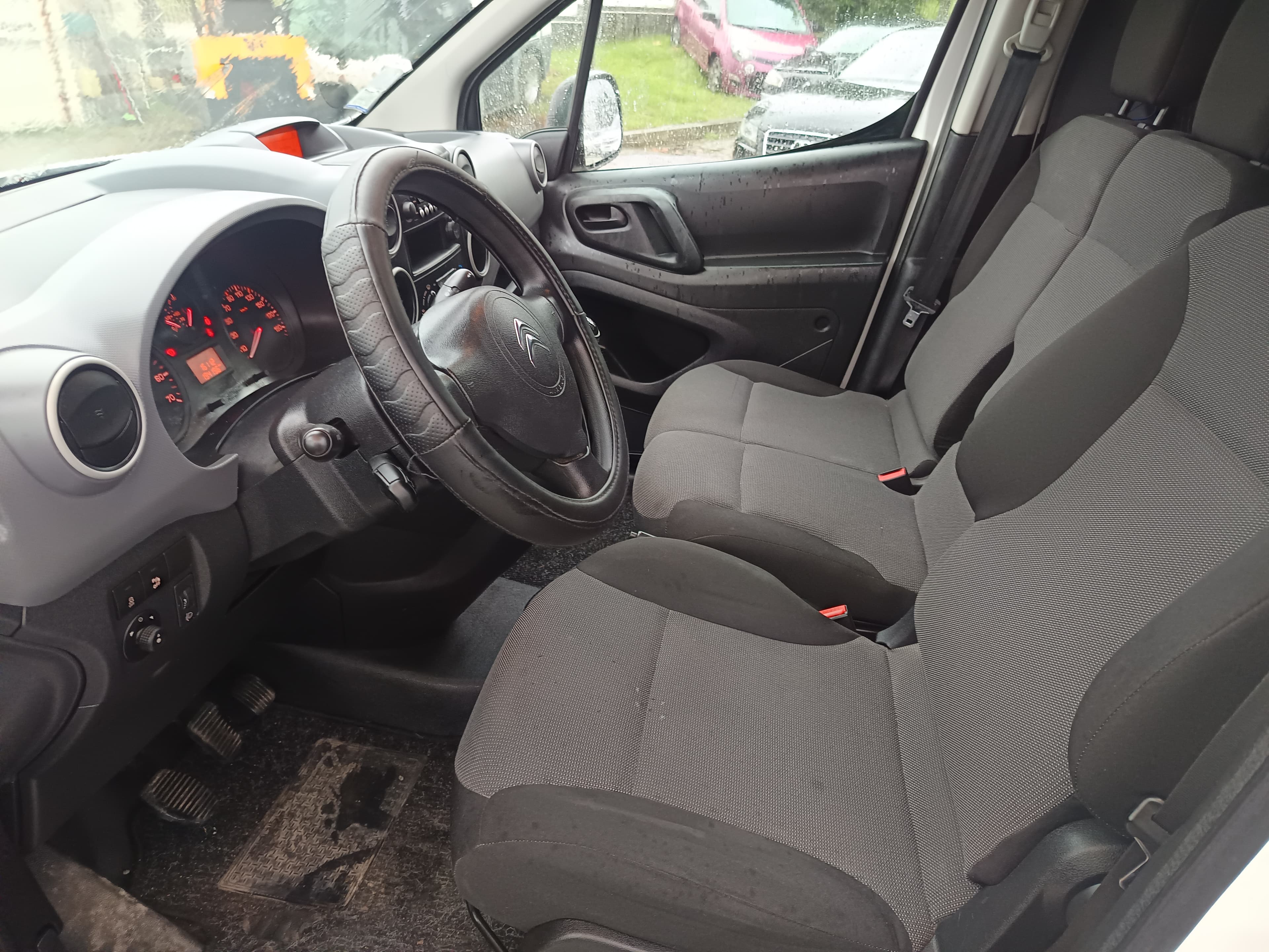 Citroën Berlingo · Ano 2018 — imagem 24