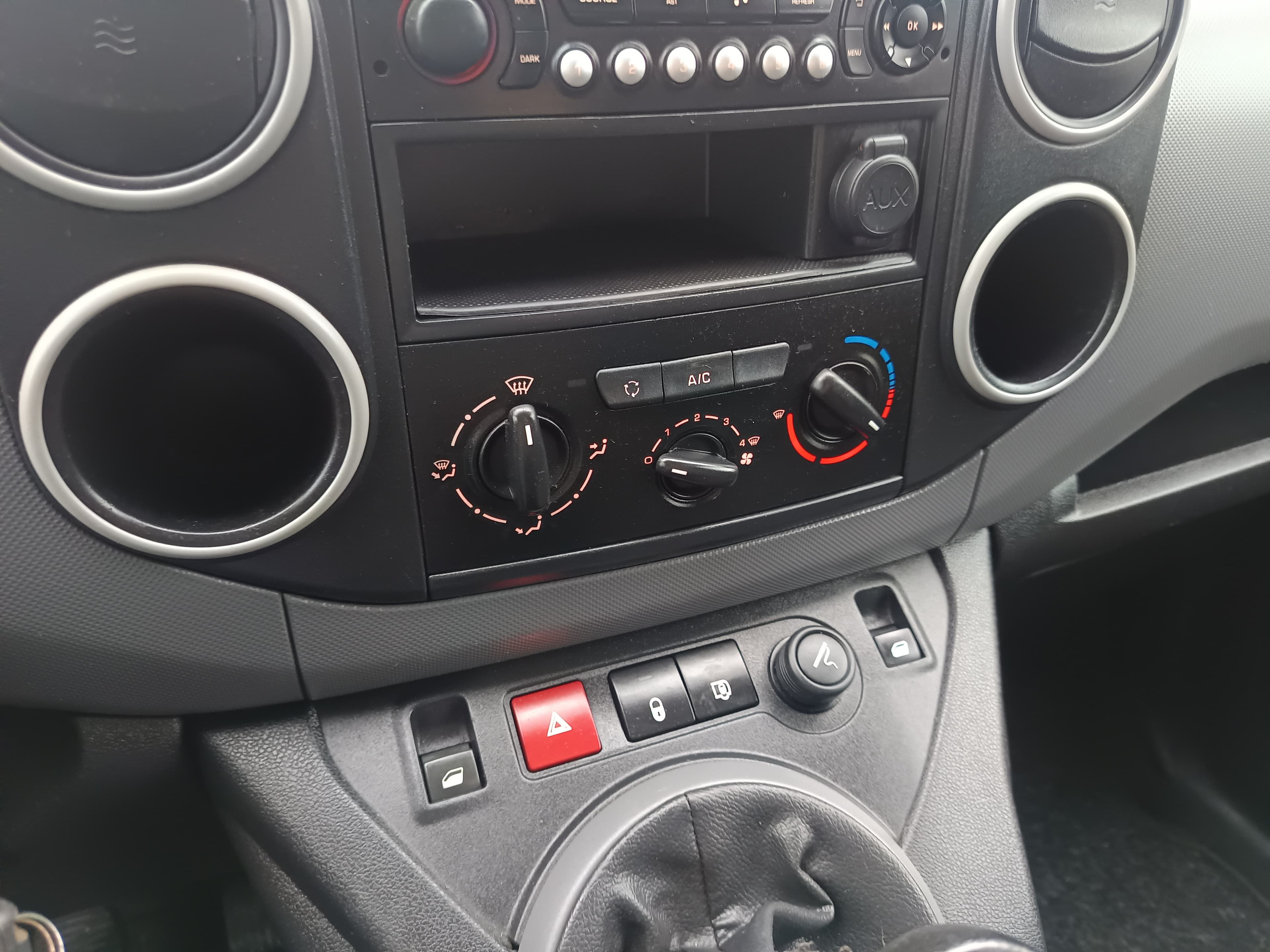Citroën Berlingo · Ano 2018 — imagem 33